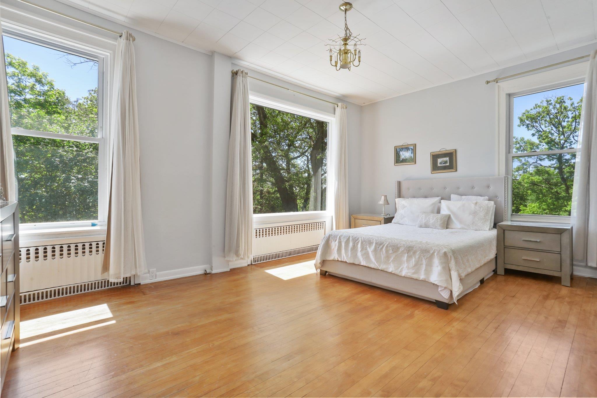 42 N Healy Avenue, Hartsdale, NY 10530