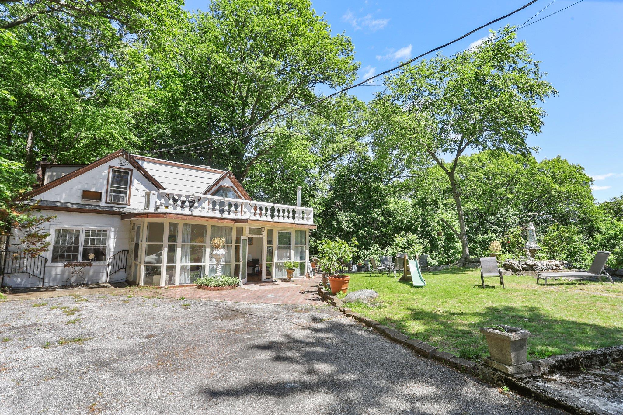 42 N Healy Avenue, Hartsdale, NY 10530