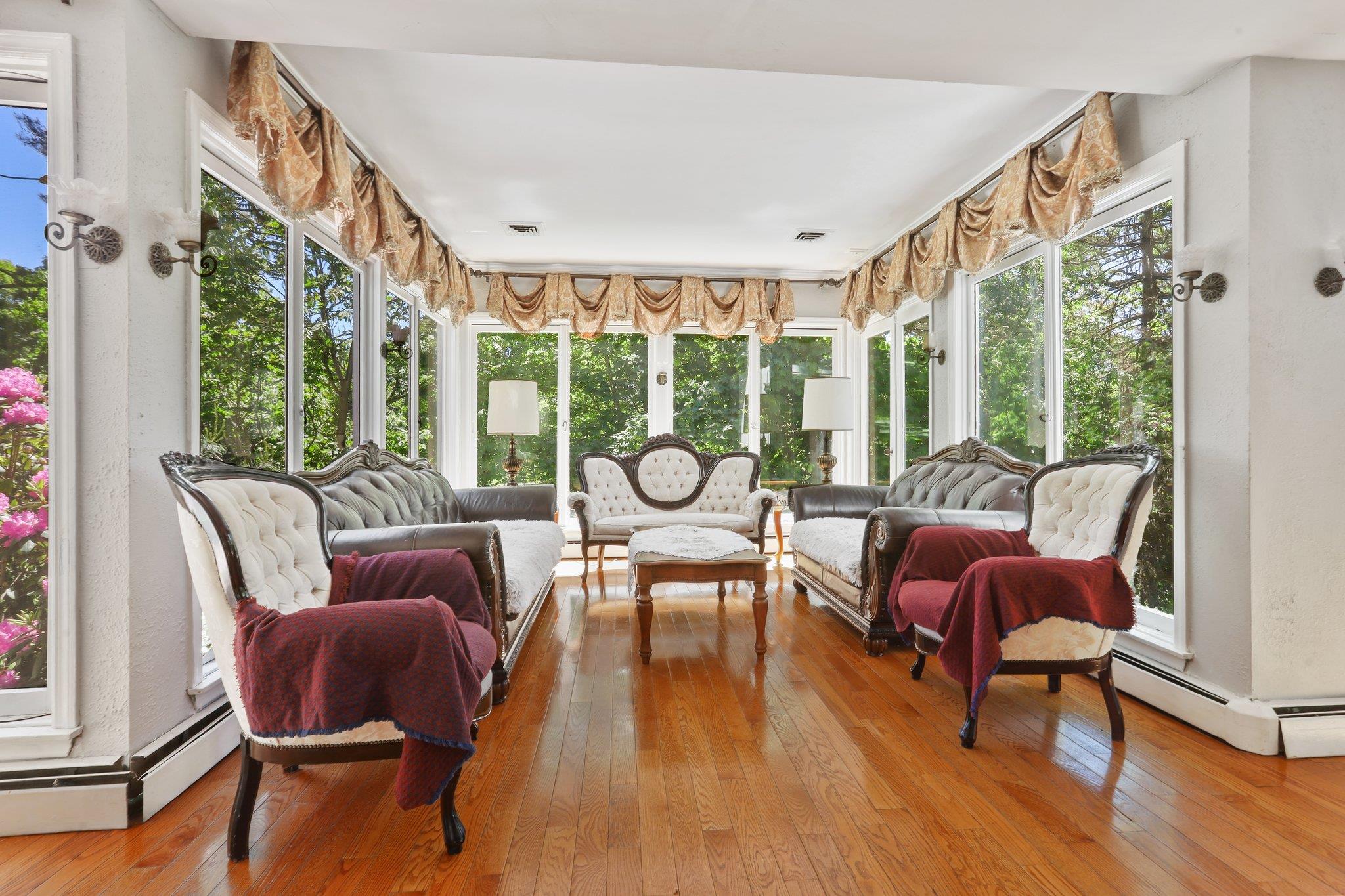 42 N Healy Avenue, Hartsdale, NY 10530