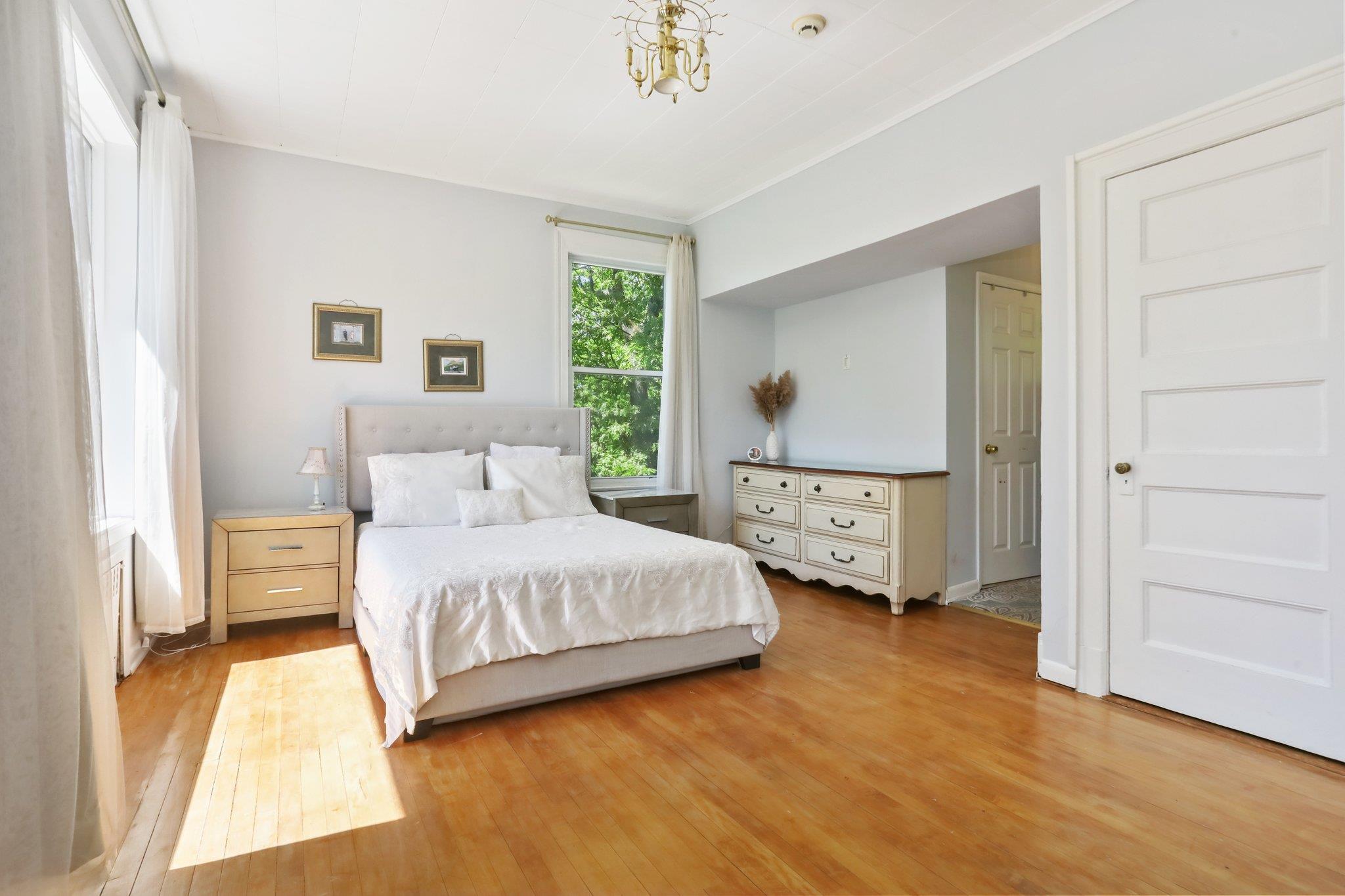 42 N Healy Avenue, Hartsdale, NY 10530