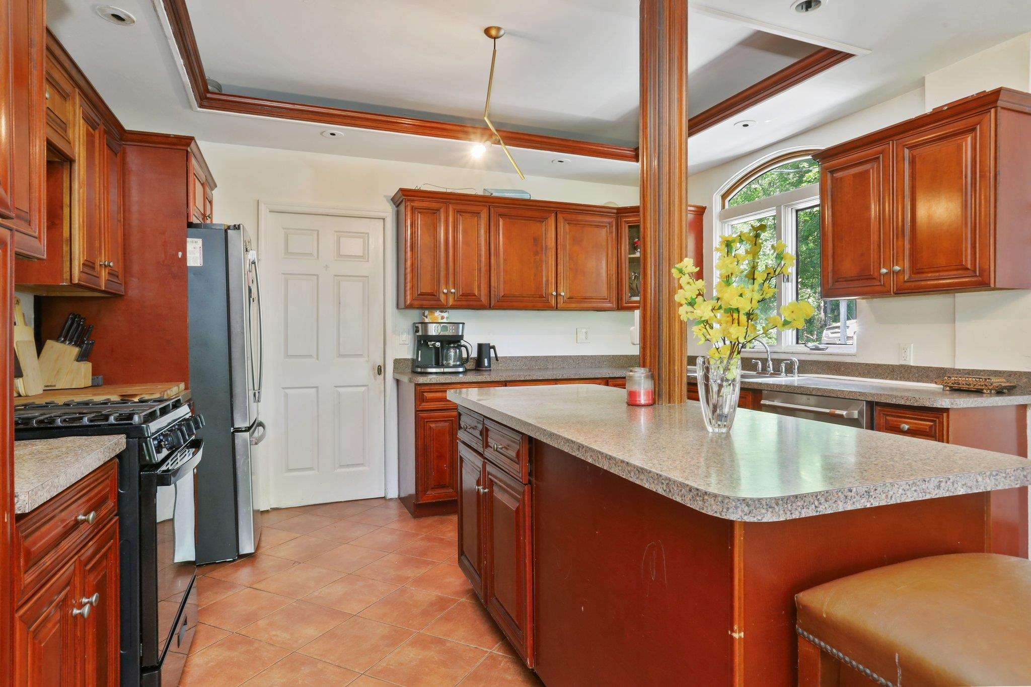 42 N Healy Avenue, Hartsdale, NY 10530