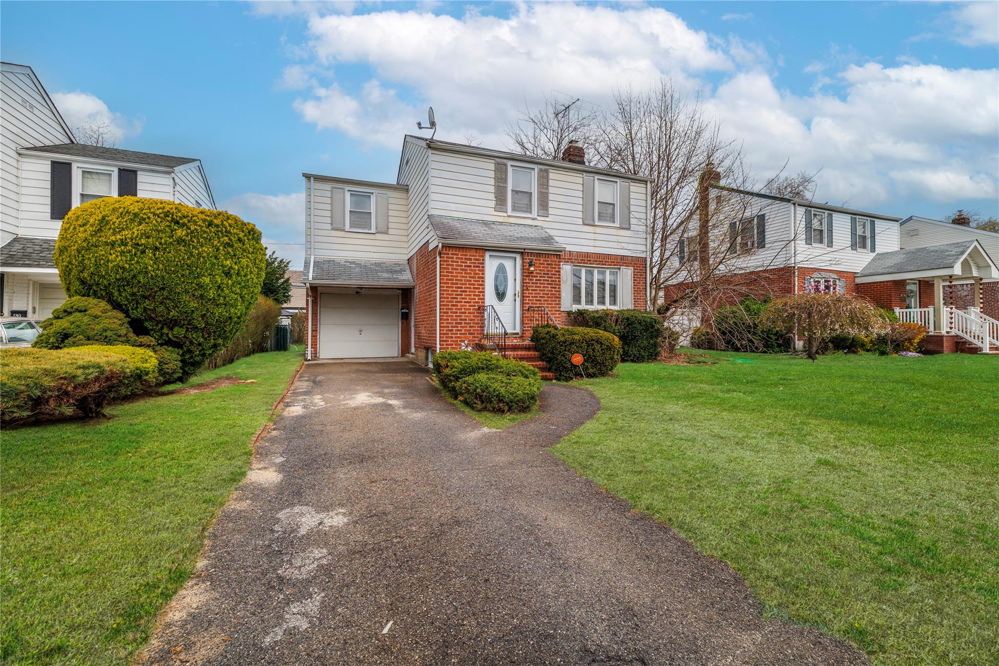 66 Nassau Street, Elmont, NY 11003