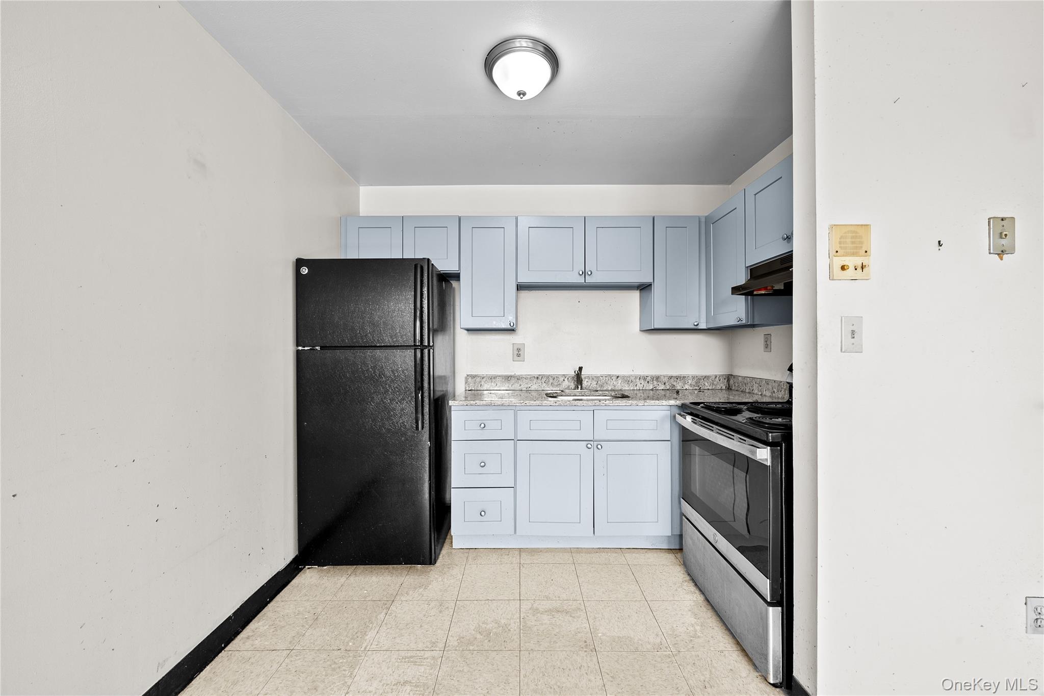 280 Lowndes Avenue # 208, Huntington Station, NY 11746