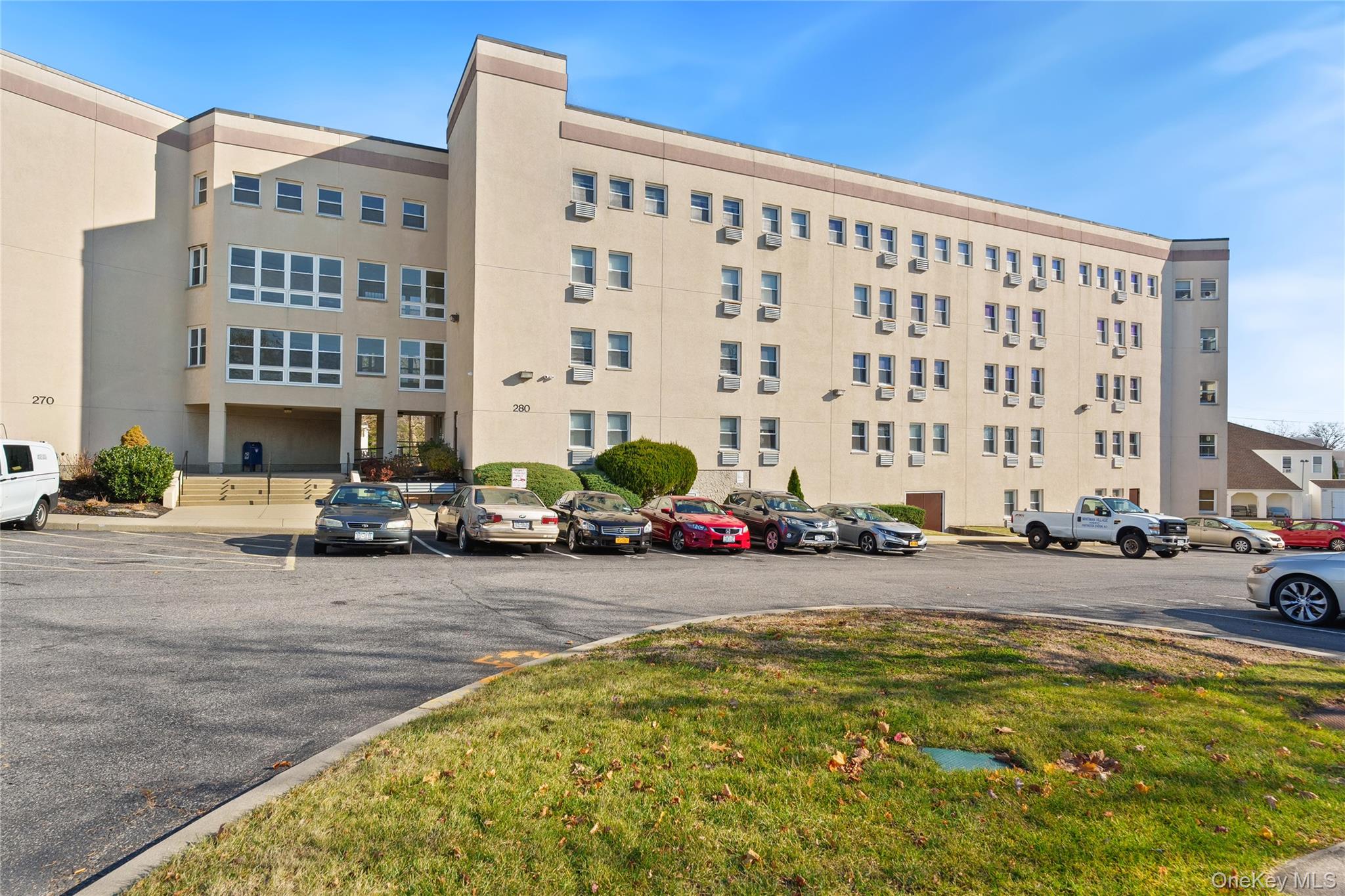 280 Lowndes Avenue # 208, Huntington Station, NY 11746