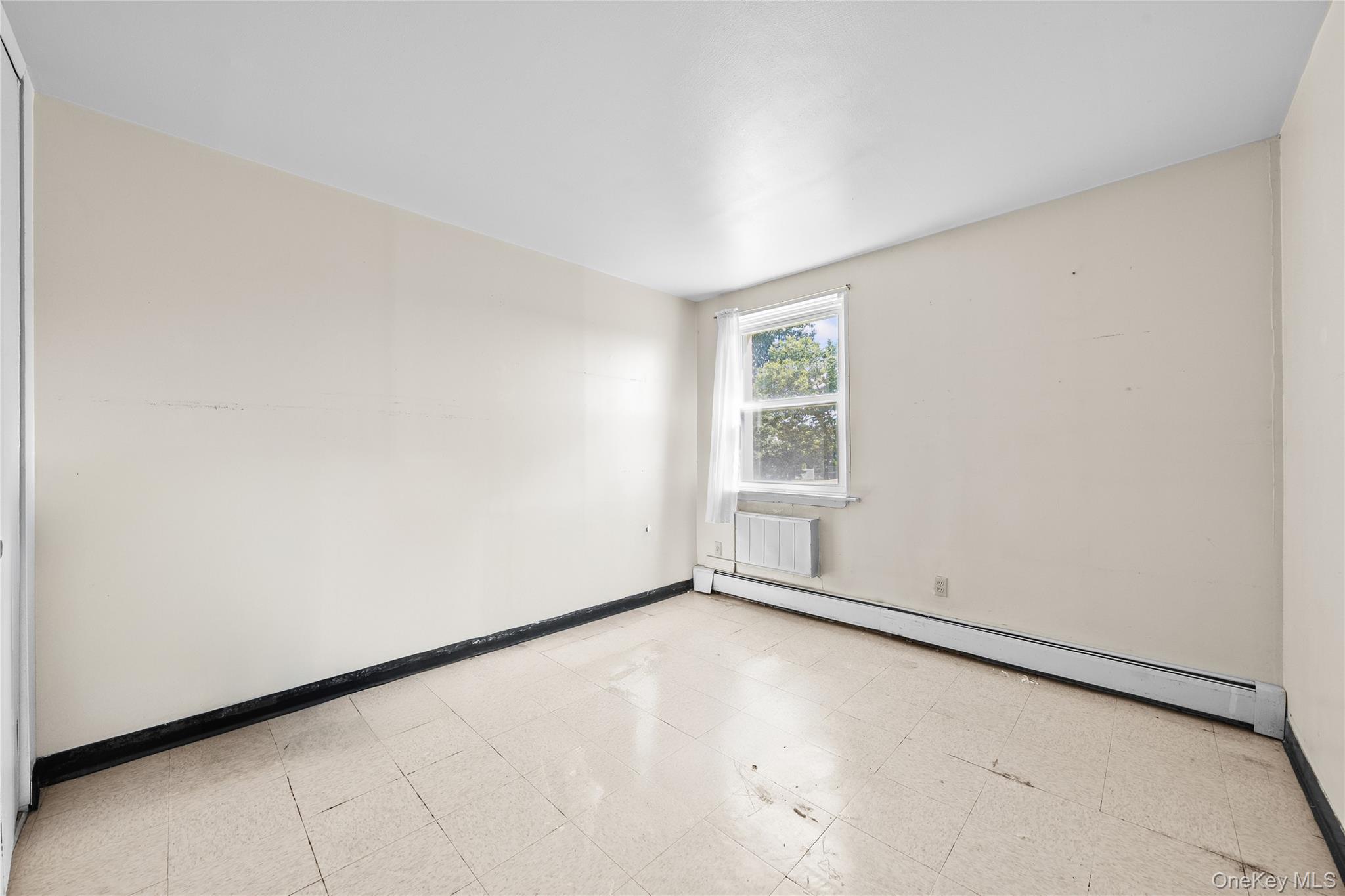 280 Lowndes Avenue # 208, Huntington Station, NY 11746