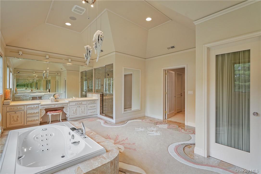 9 Lincoln Woods, Purchase, NY 10577