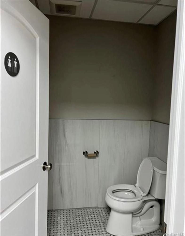 3843 E Tremont Avenue, Bronx, NY 10465