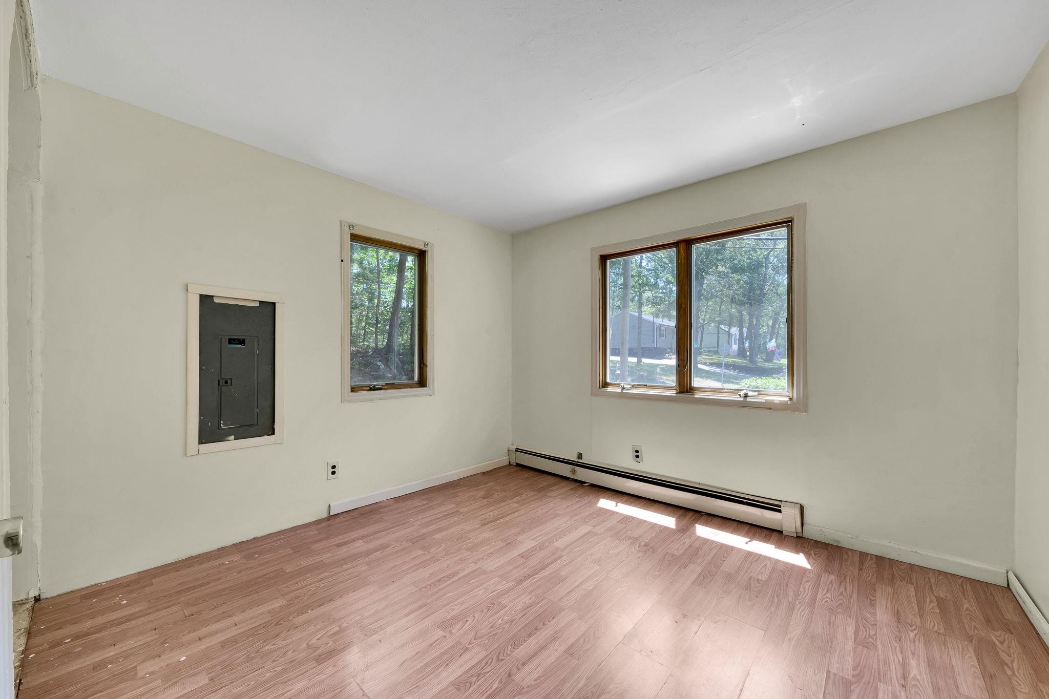 107 Cedar Lane, Medford, NY 11763