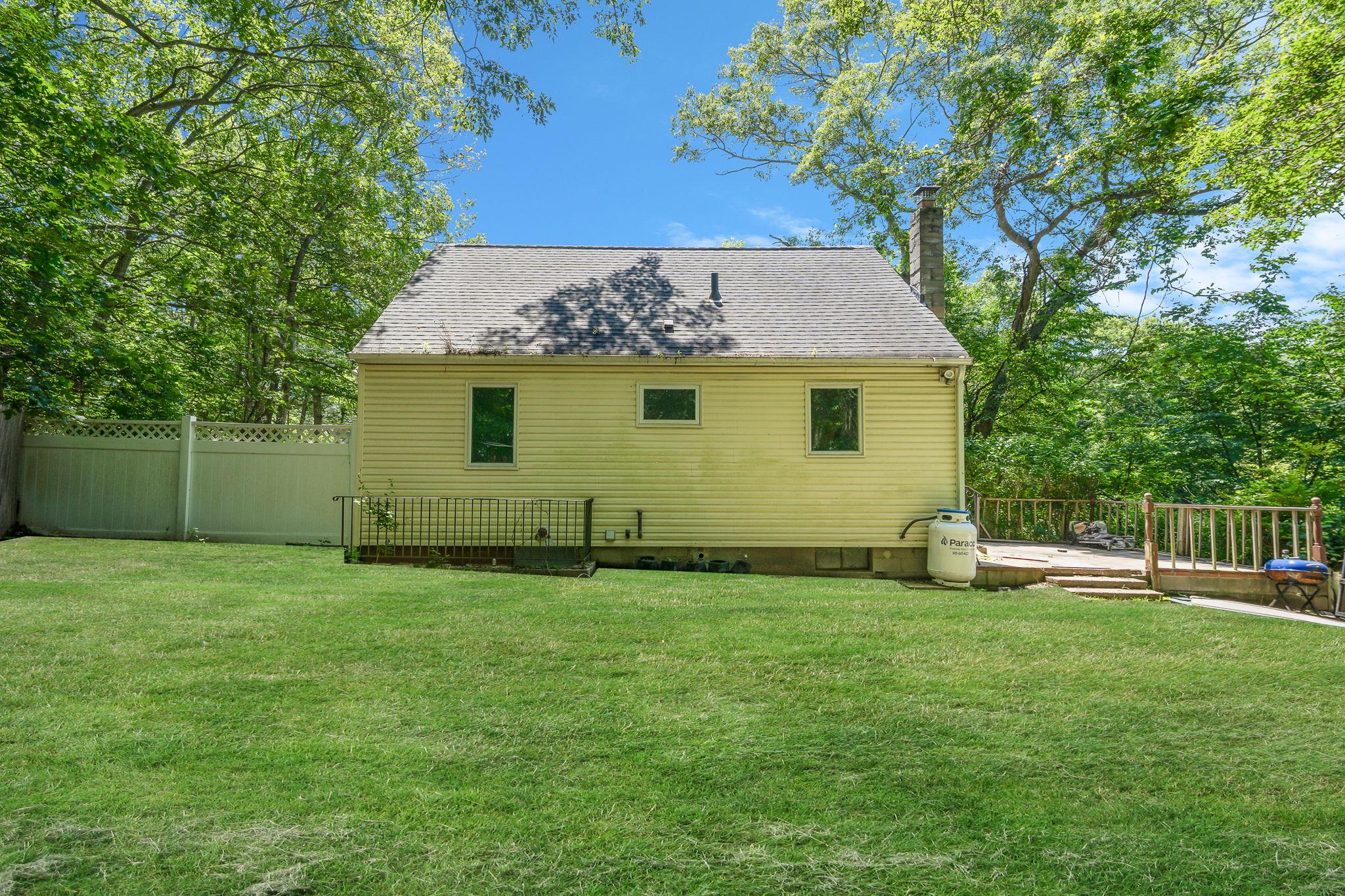 107 Cedar Lane, Medford, NY 11763