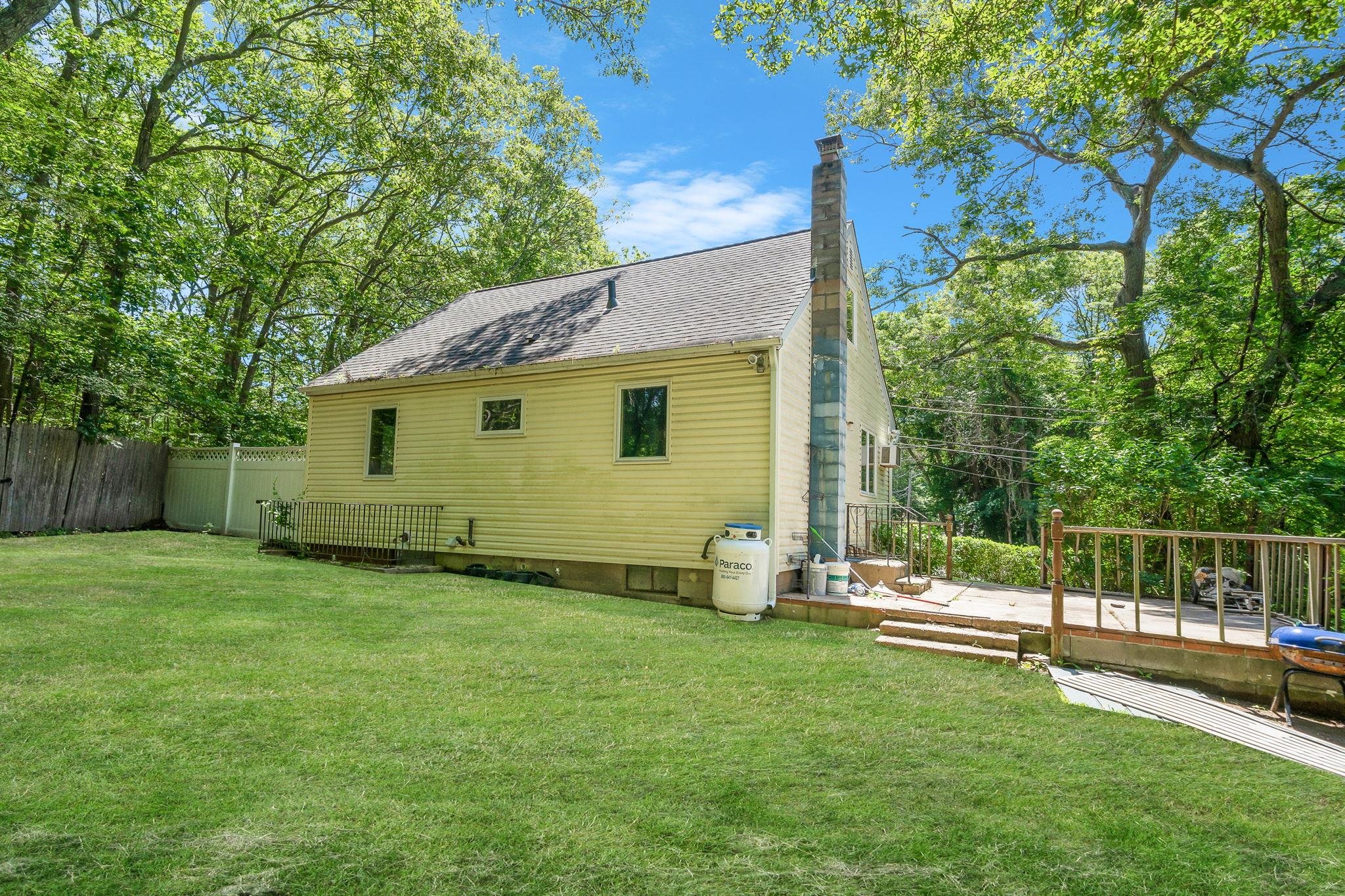107 Cedar Lane, Medford, NY 11763