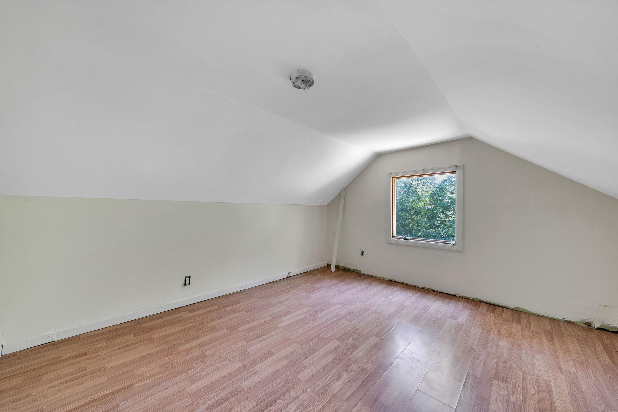 107 Cedar Lane, Medford, NY 11763