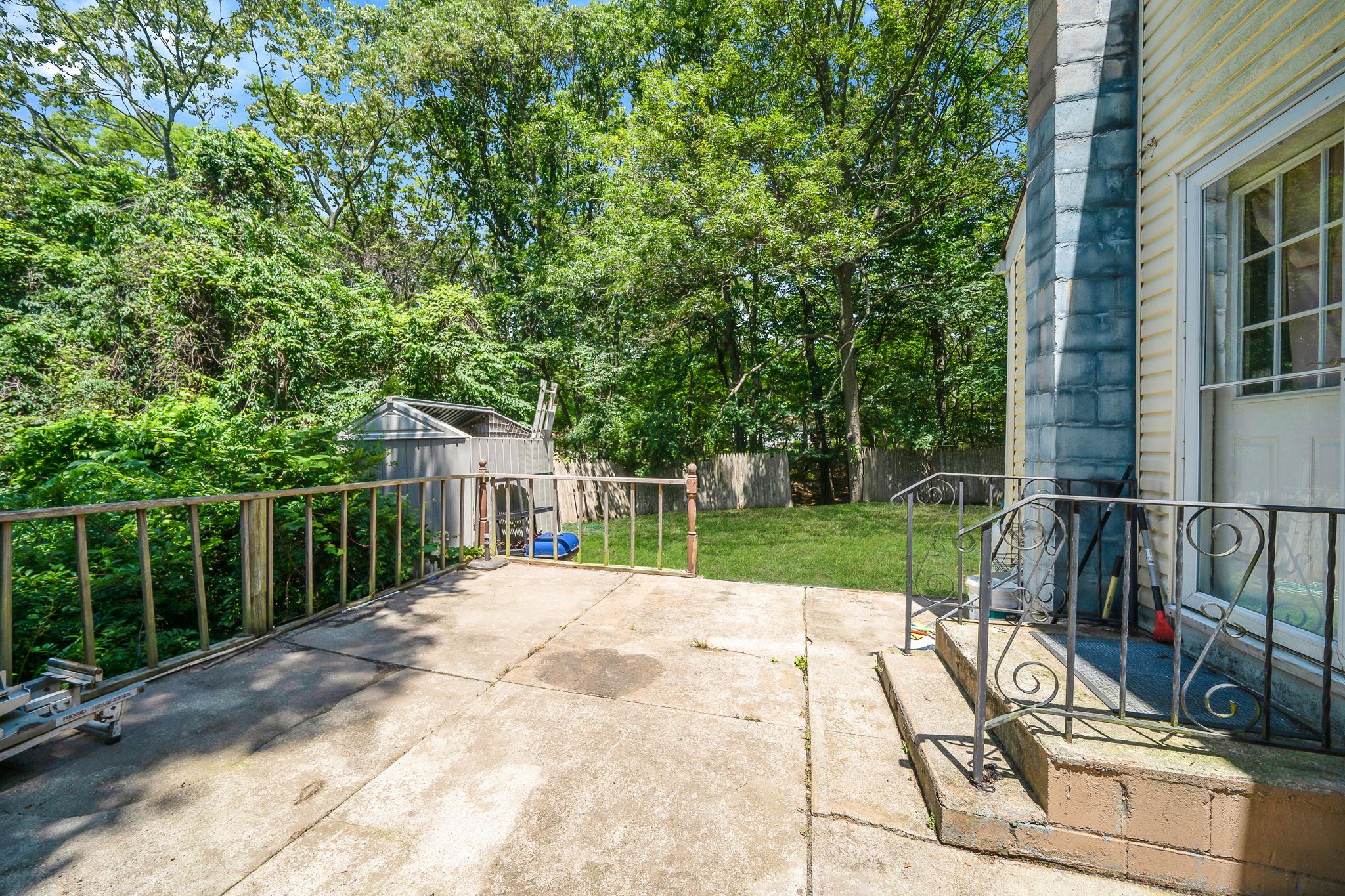 107 Cedar Lane, Medford, NY 11763