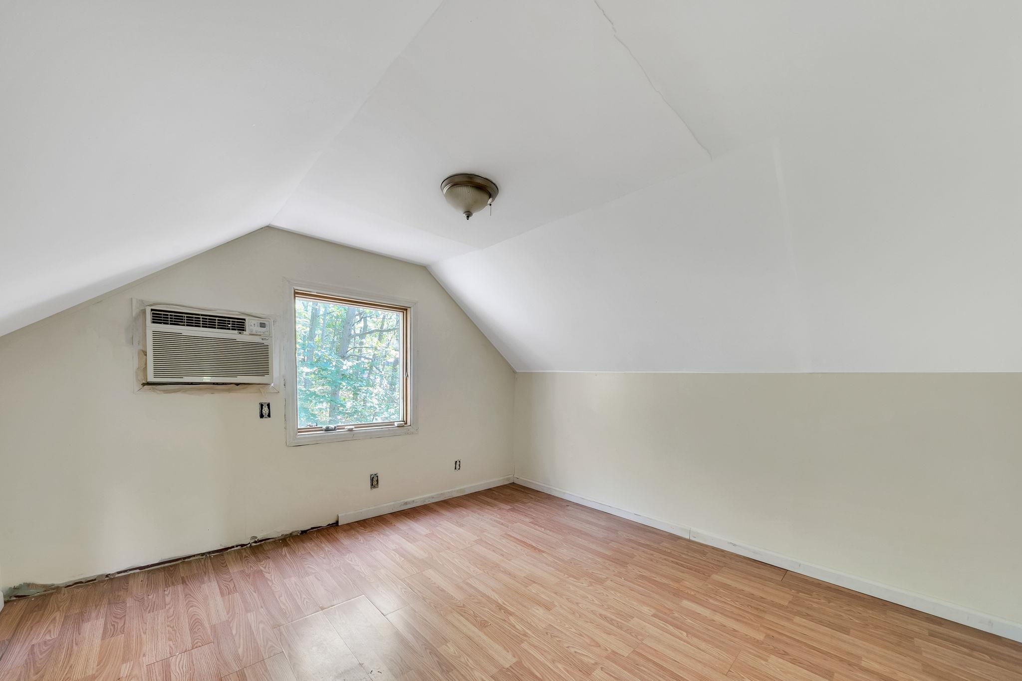 107 Cedar Lane, Medford, NY 11763