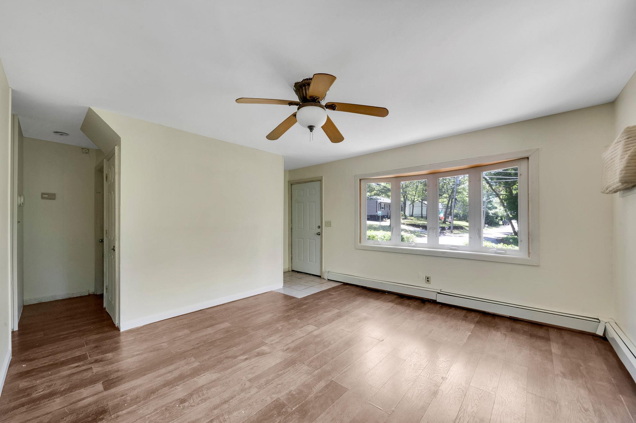 107 Cedar Lane, Medford, NY 11763