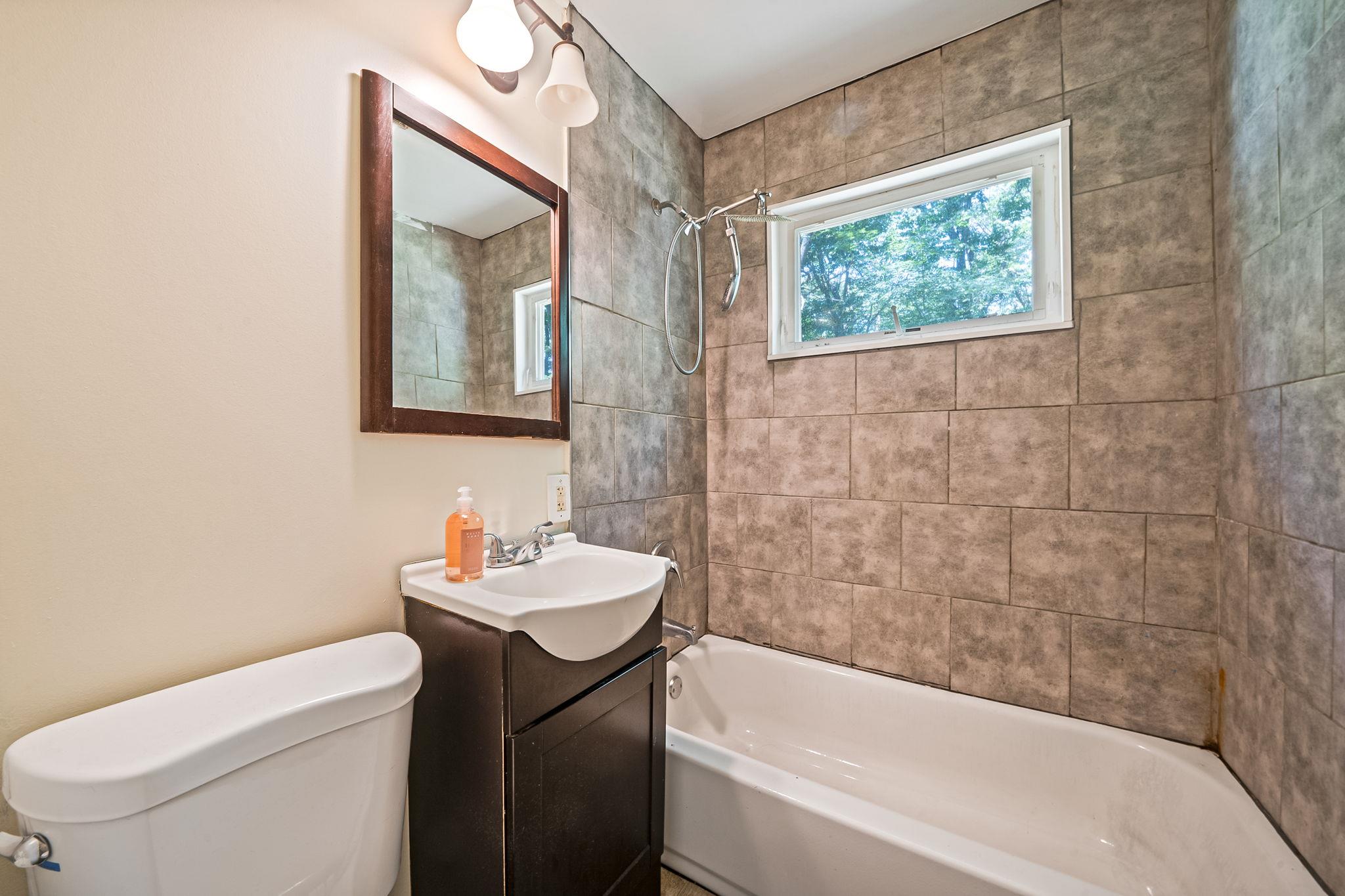 107 Cedar Lane, Medford, NY 11763