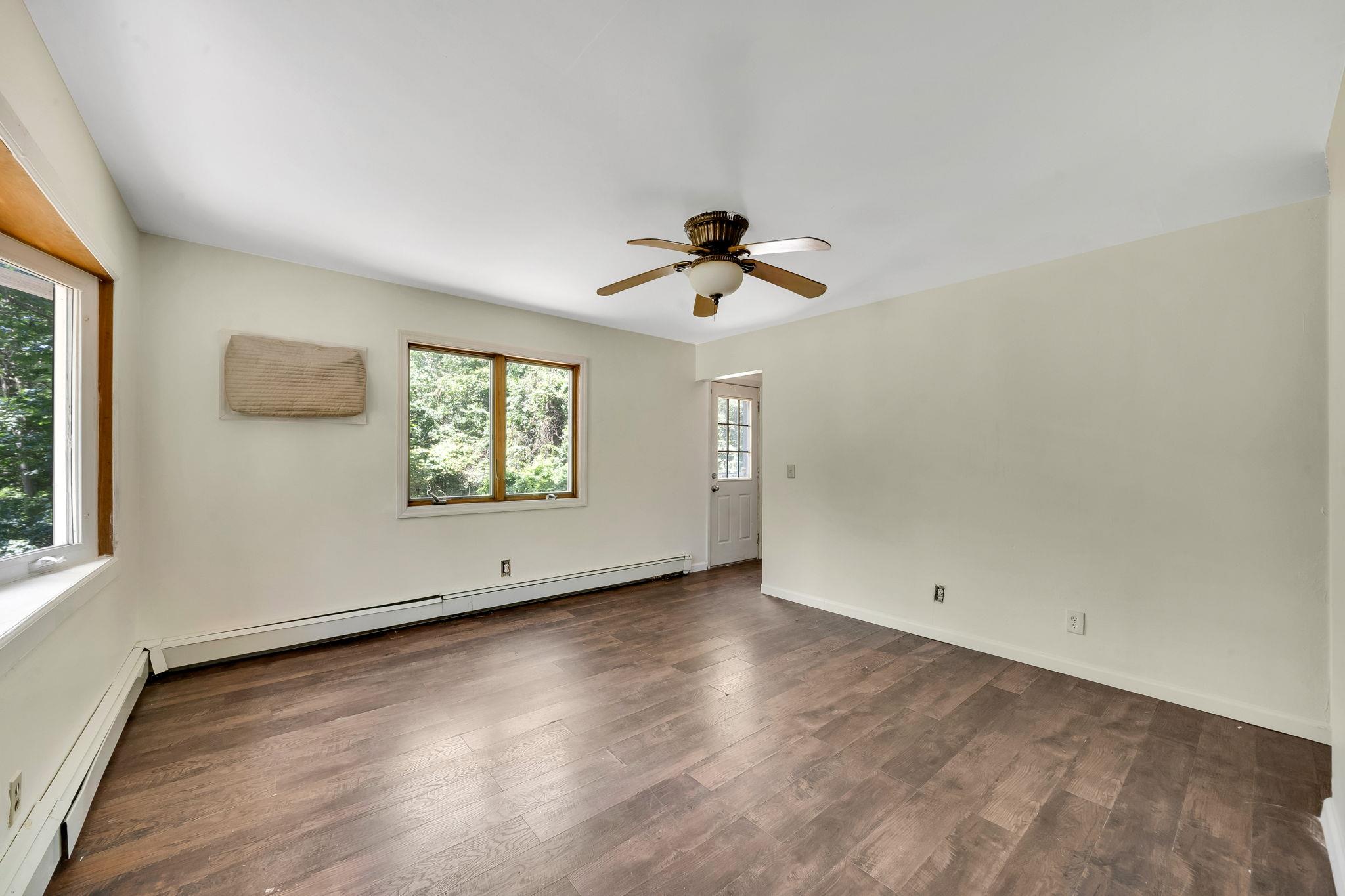 107 Cedar Lane, Medford, NY 11763