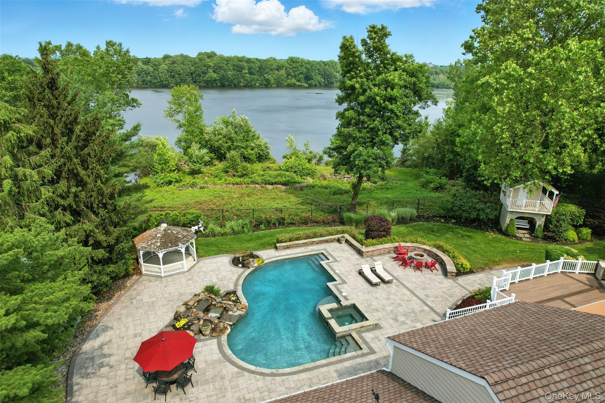 55 Kinsley Grove, Pearl River, NY 10965