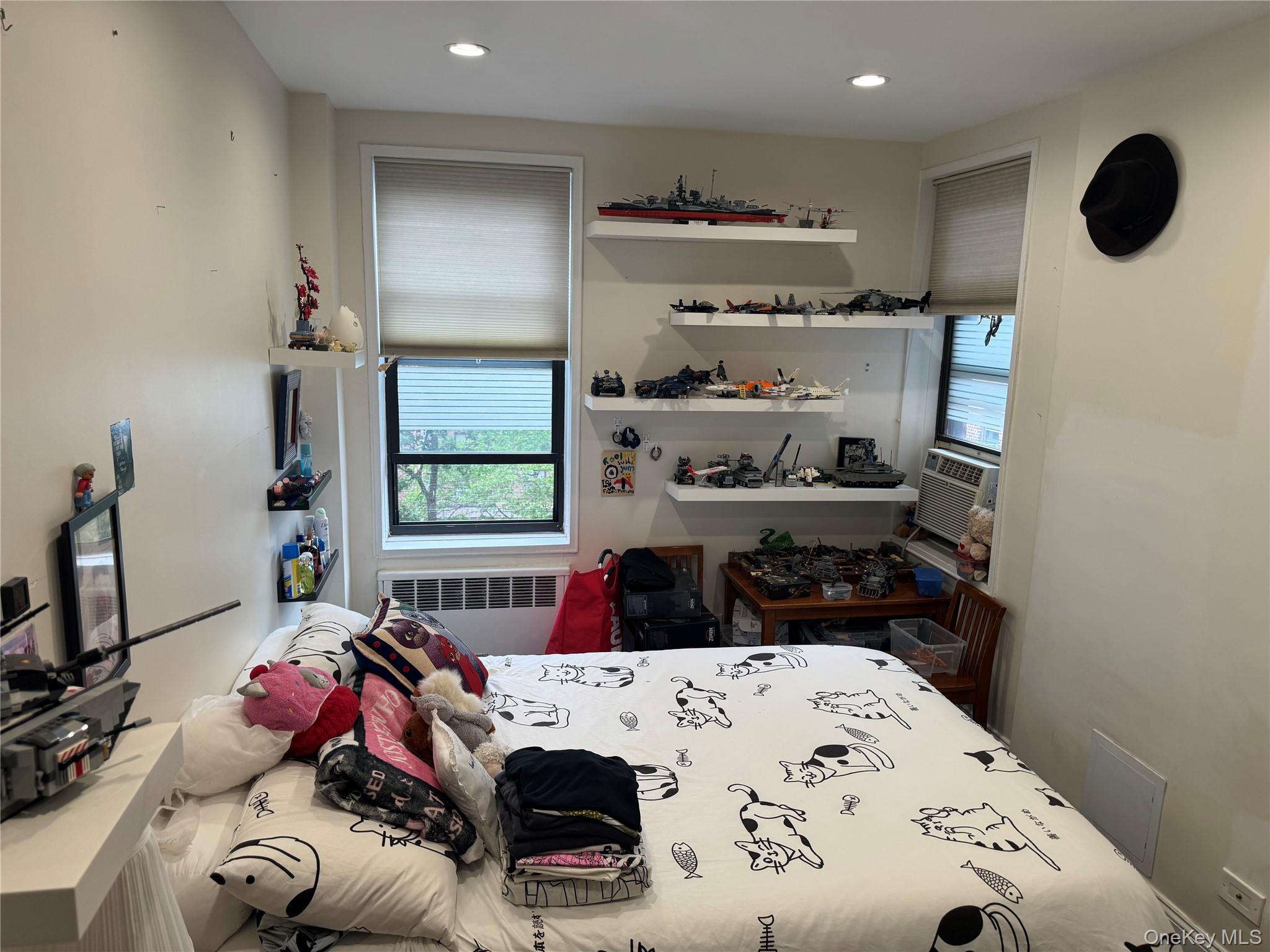 33-27 91st Street # 5F, Jackson Heights, NY 11372