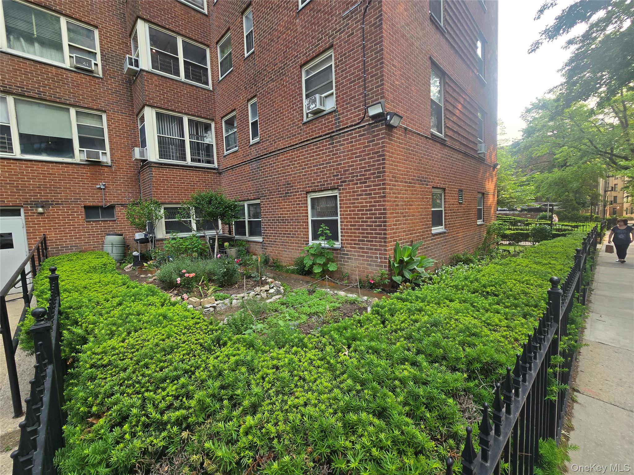 3845 Sedgwick Avenue, Bronx, NY 10463