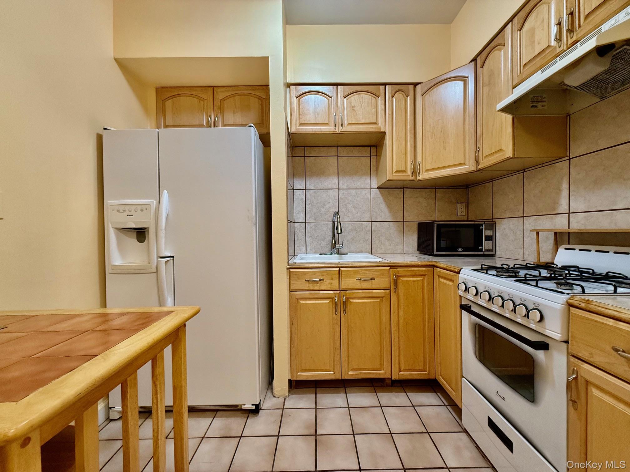 1822 Stanhope Street, Ridgewood, NY 11385