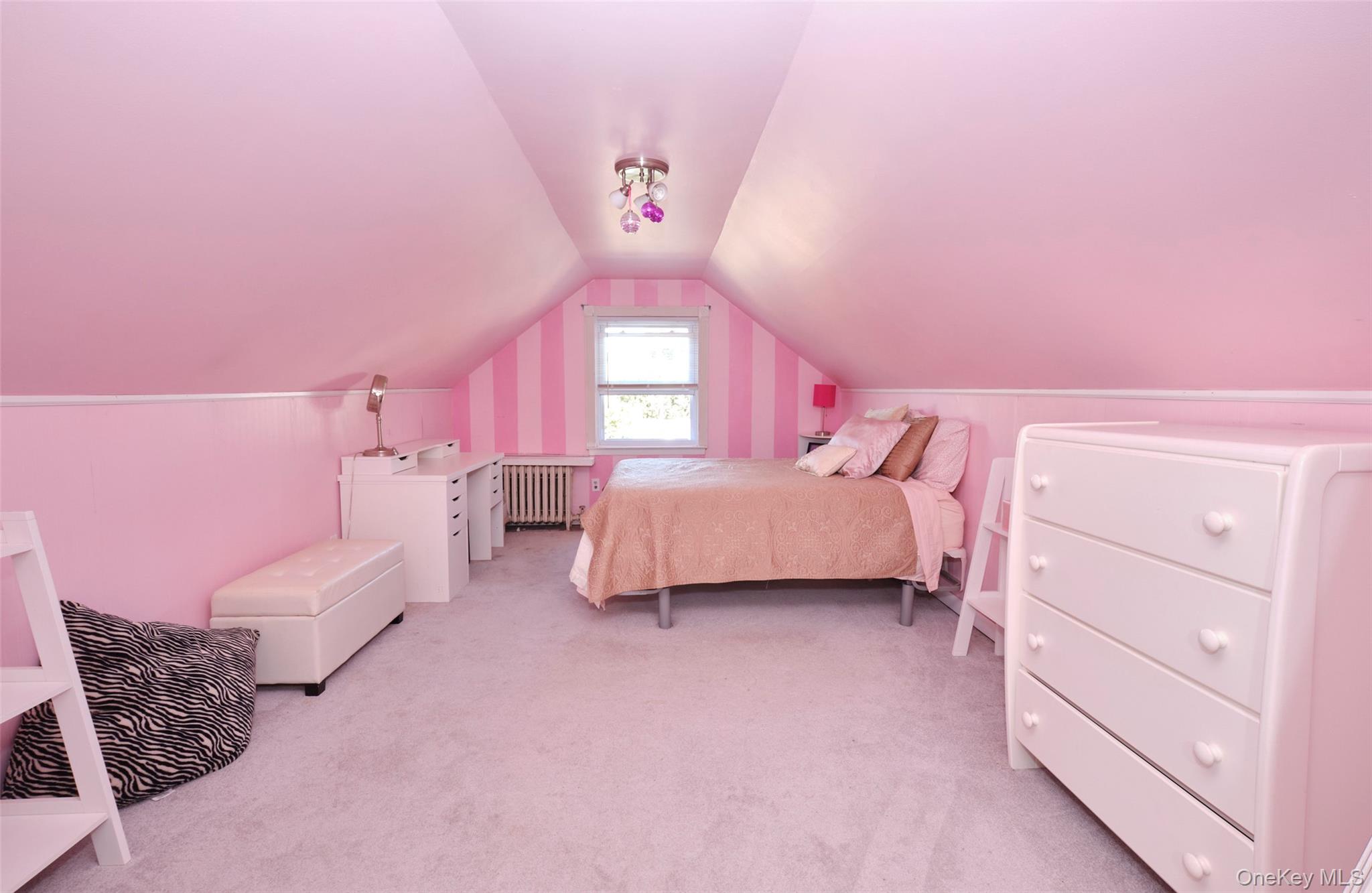 88 Mayfair Avenue, Floral Park, NY 11001