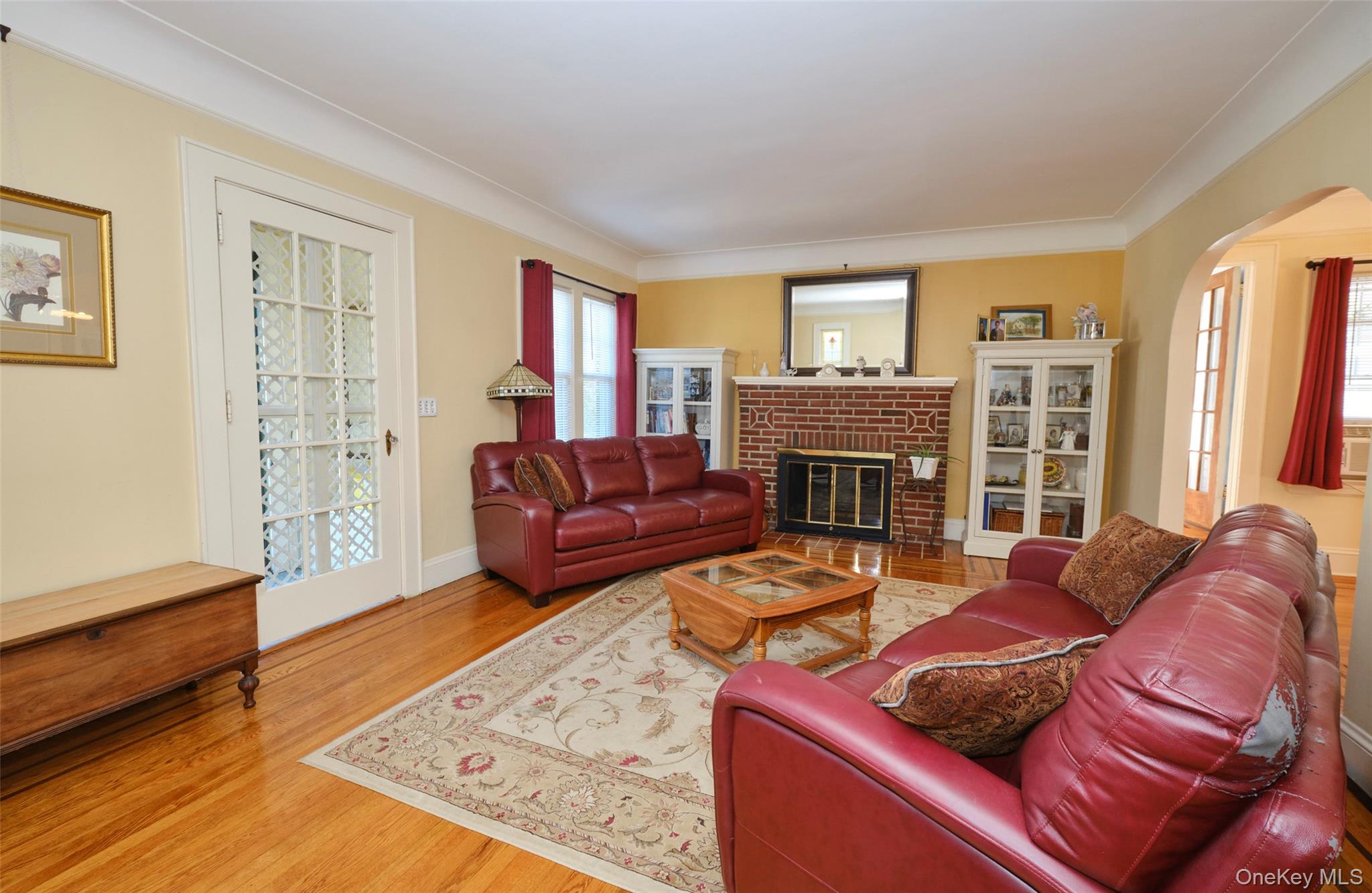 88 Mayfair Avenue, Floral Park, NY 11001