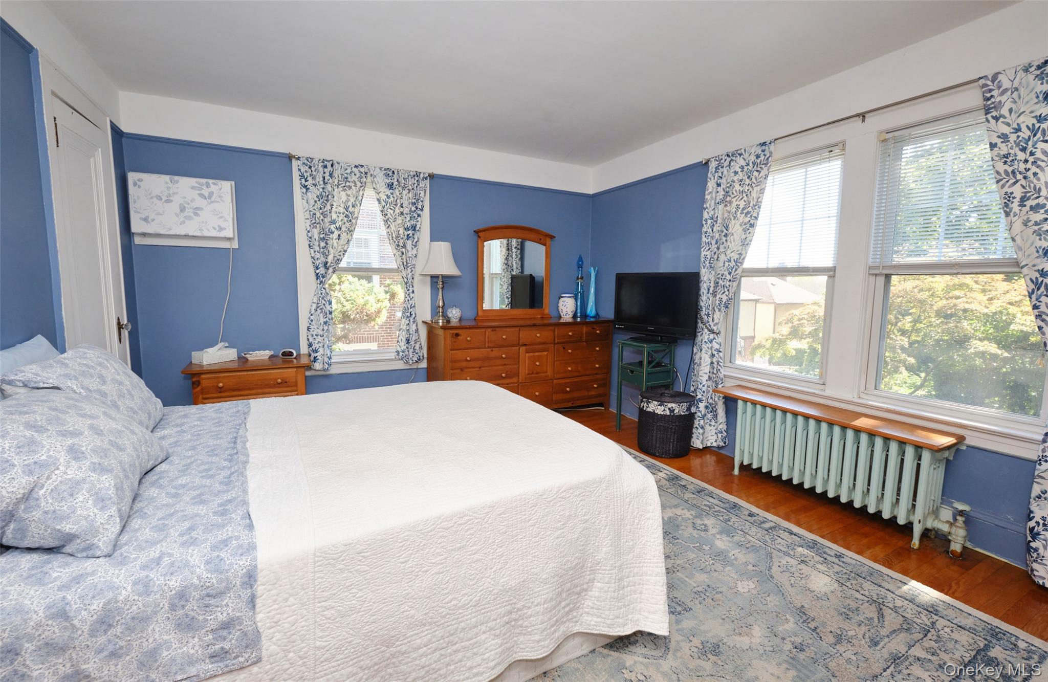 88 Mayfair Avenue, Floral Park, NY 11001