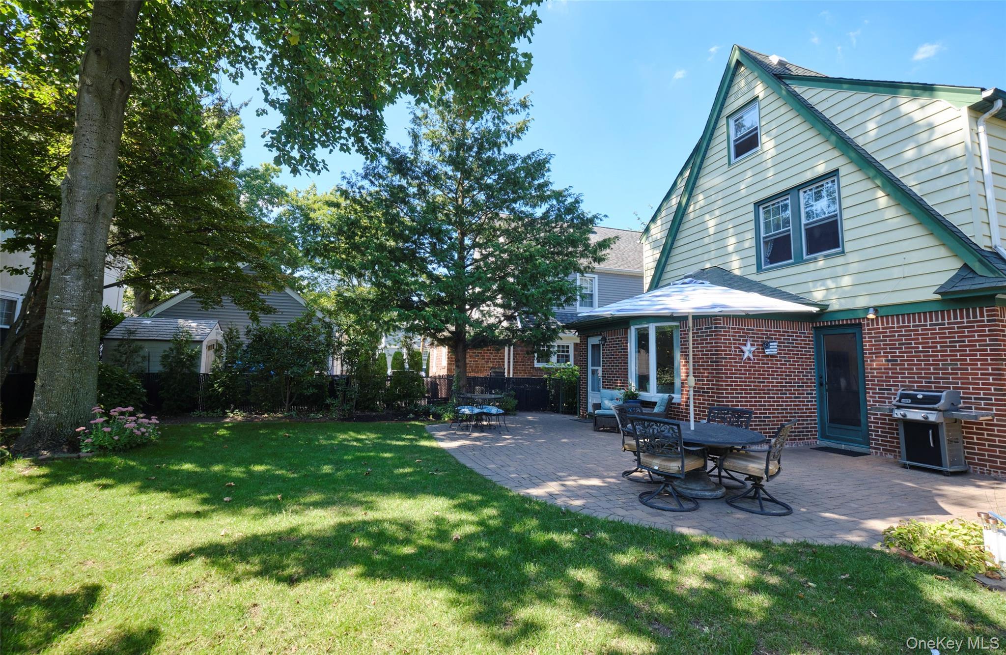 88 Mayfair Avenue, Floral Park, NY 11001