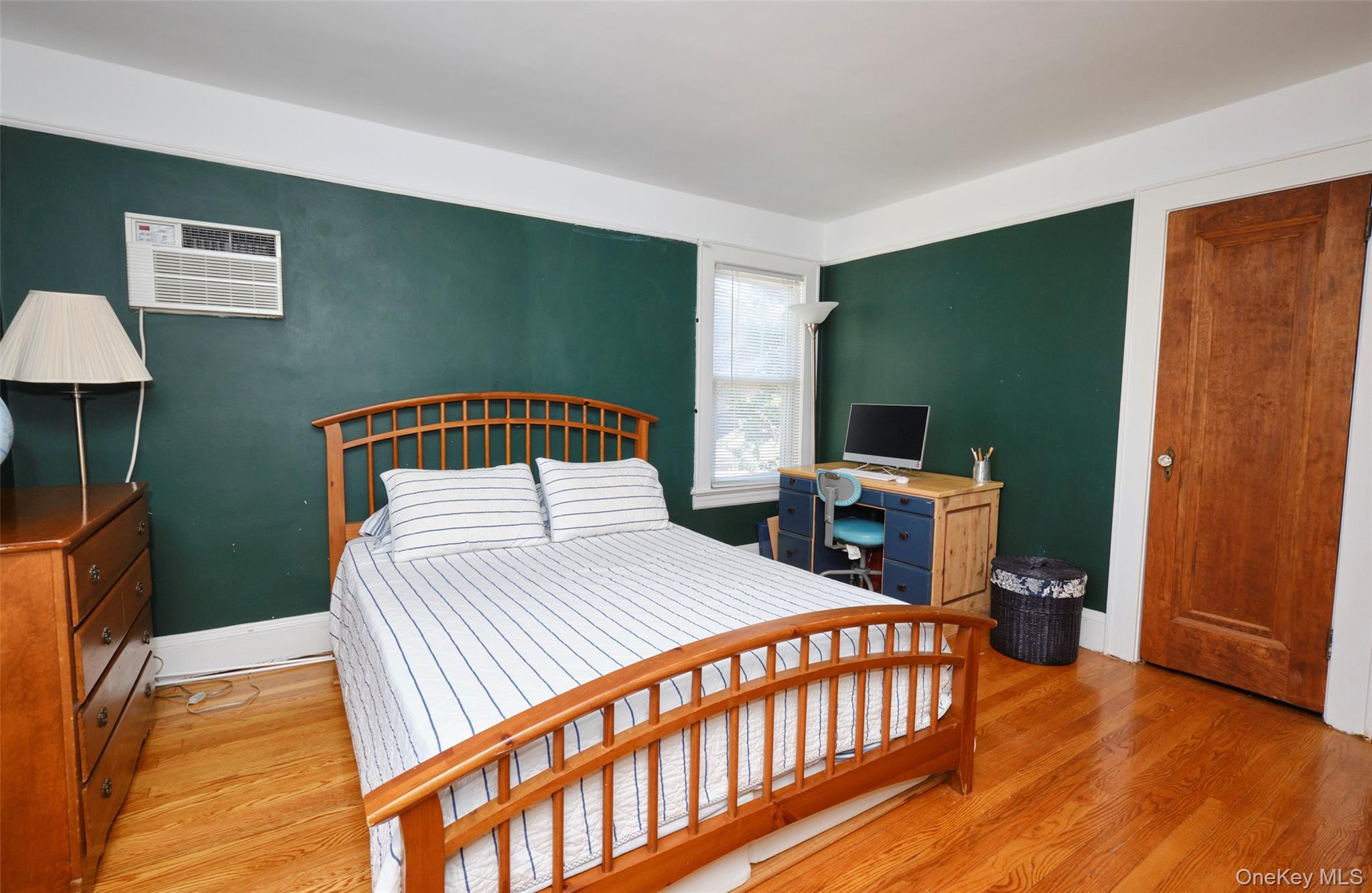 88 Mayfair Avenue, Floral Park, NY 11001