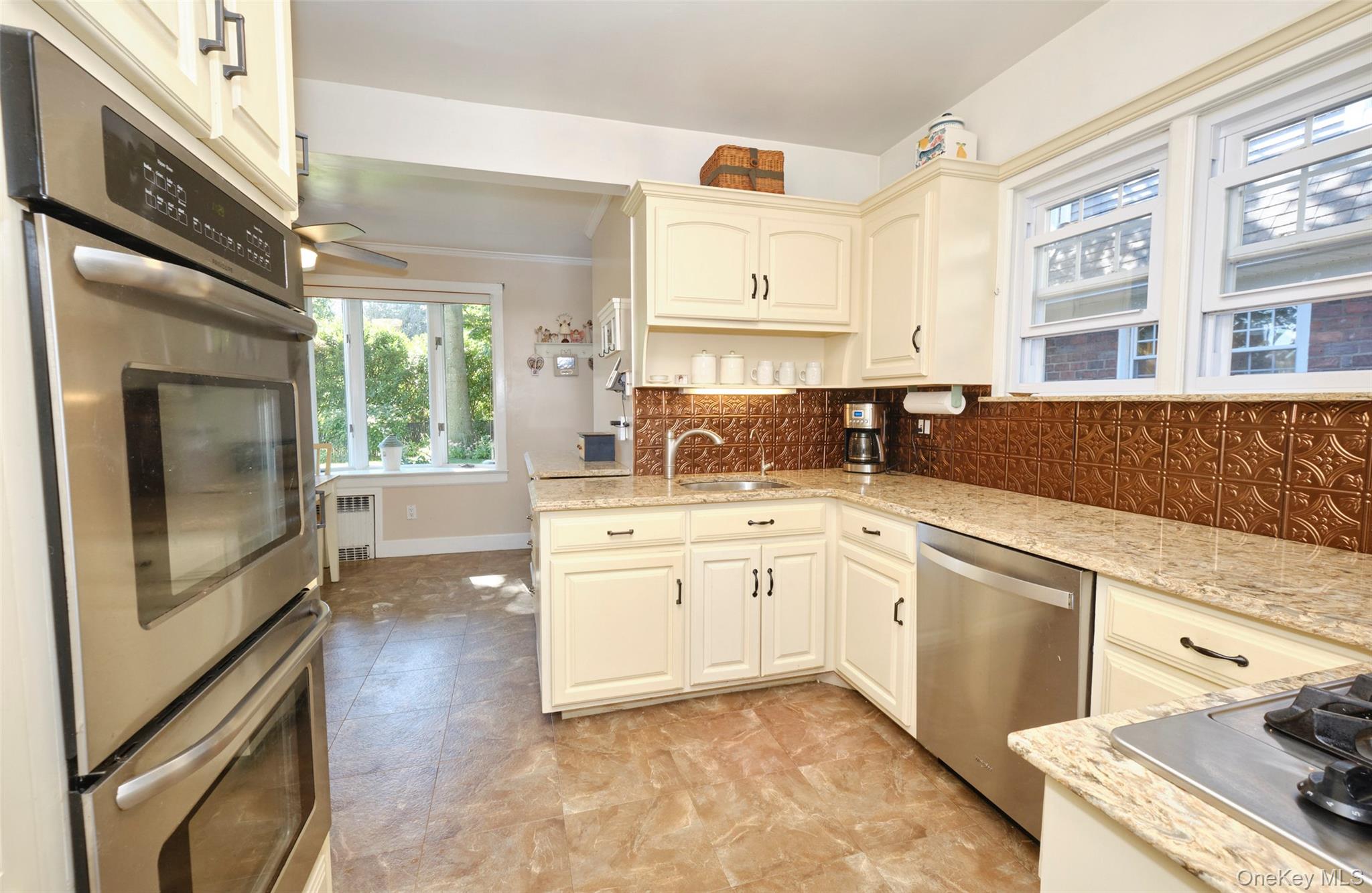 88 Mayfair Avenue, Floral Park, NY 11001