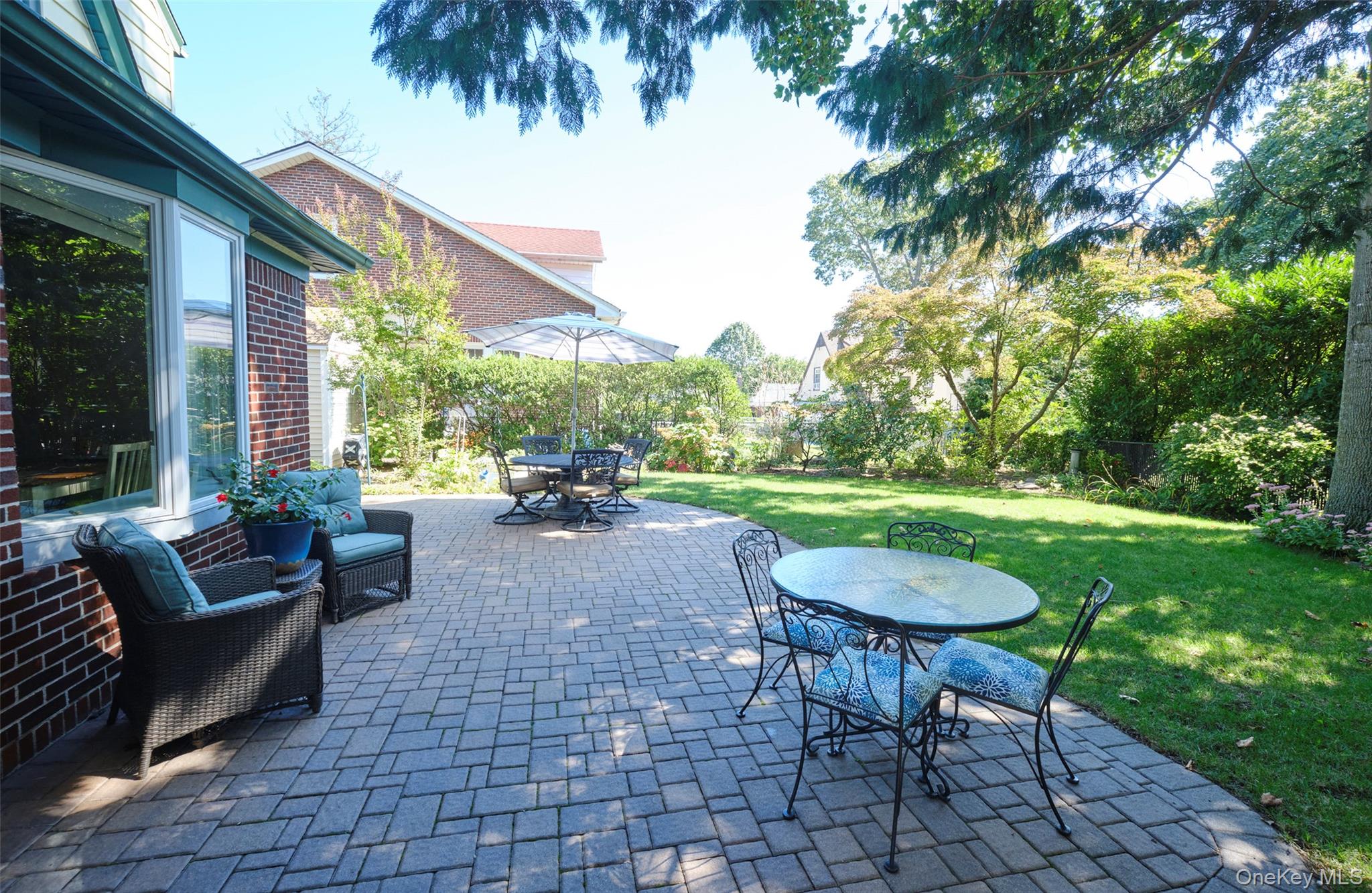 88 Mayfair Avenue, Floral Park, NY 11001