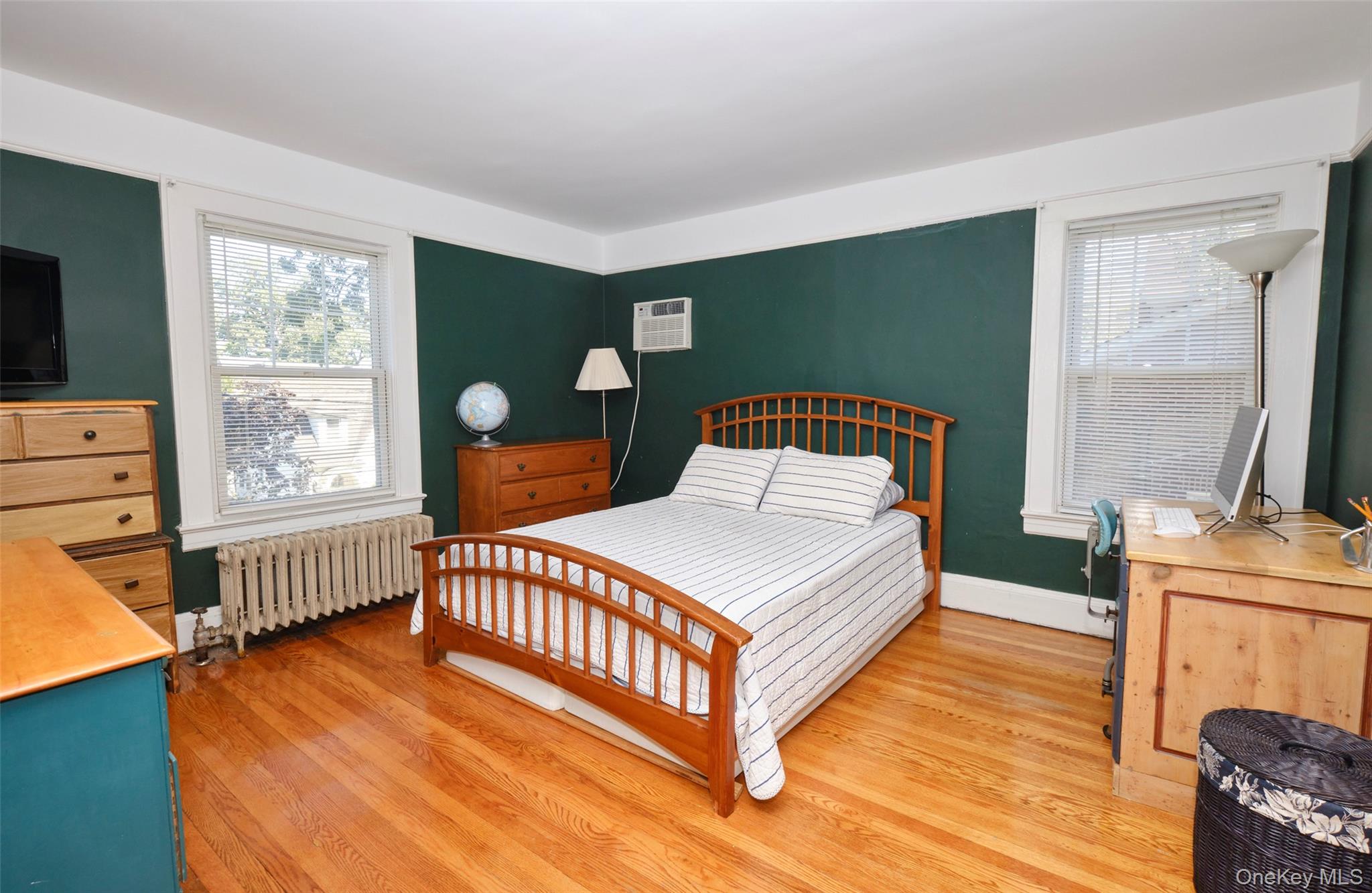 88 Mayfair Avenue, Floral Park, NY 11001