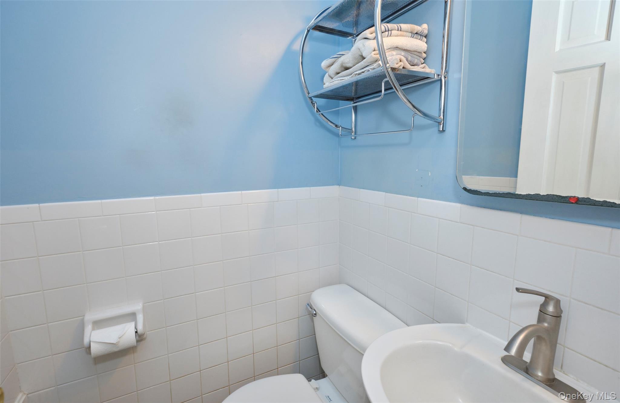 88 Mayfair Avenue, Floral Park, NY 11001