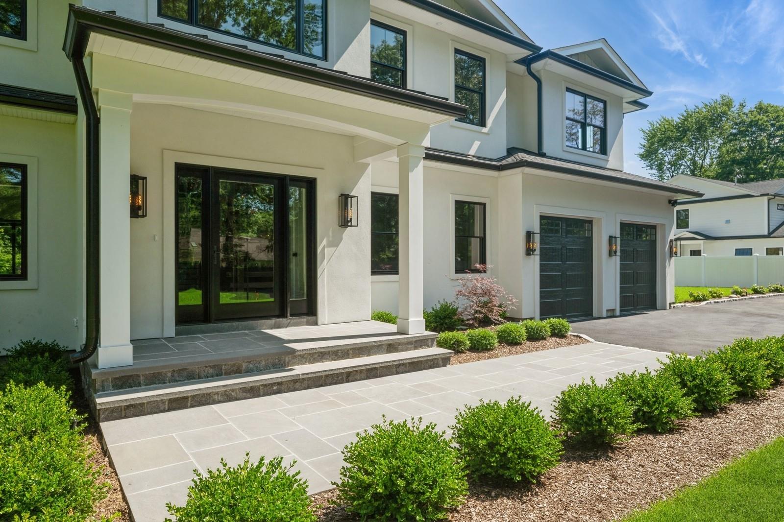 352 Cold Spring Road, Syosset, NY 11791