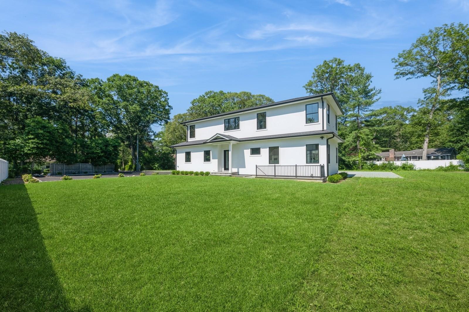 352 Cold Spring Road, Syosset, NY 11791