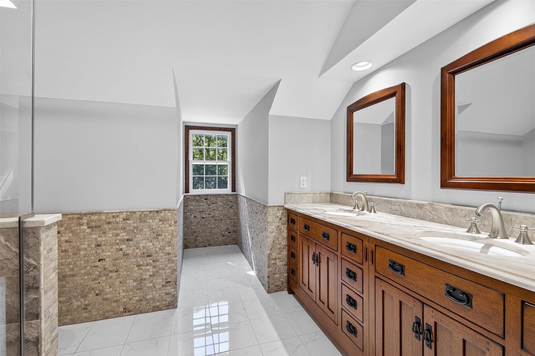 353 Split Rock Road, Syosset, NY 11791