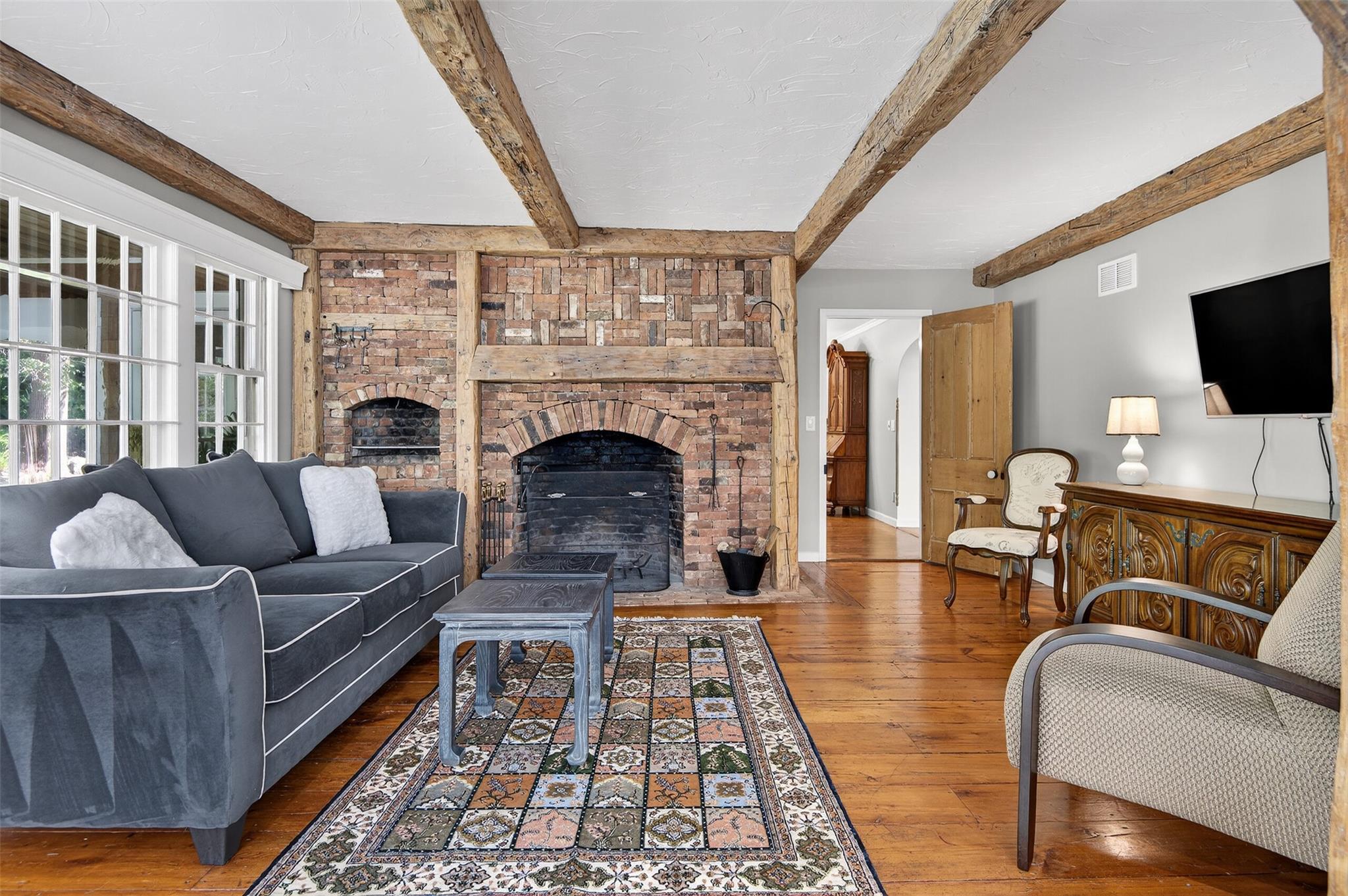 353 Split Rock Road, Syosset, NY 11791