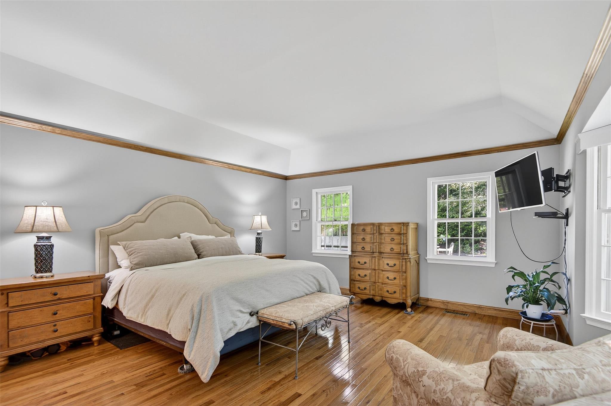 353 Split Rock Road, Syosset, NY 11791