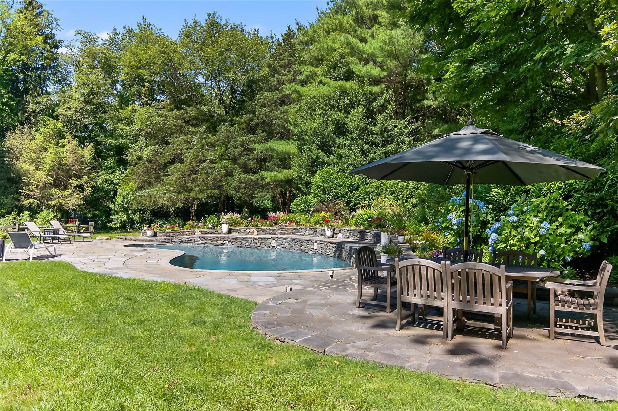 353 Split Rock Road, Syosset, NY 11791