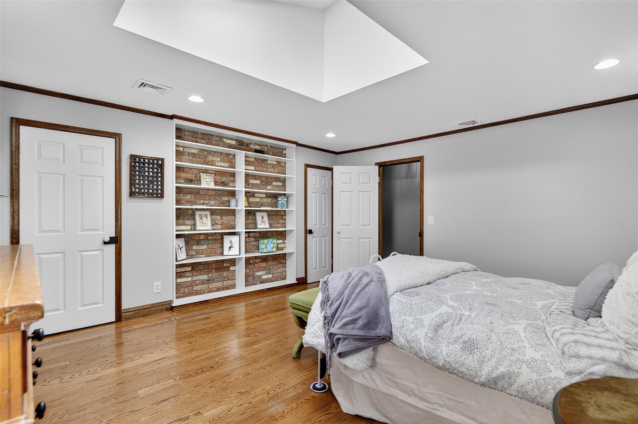 353 Split Rock Road, Syosset, NY 11791