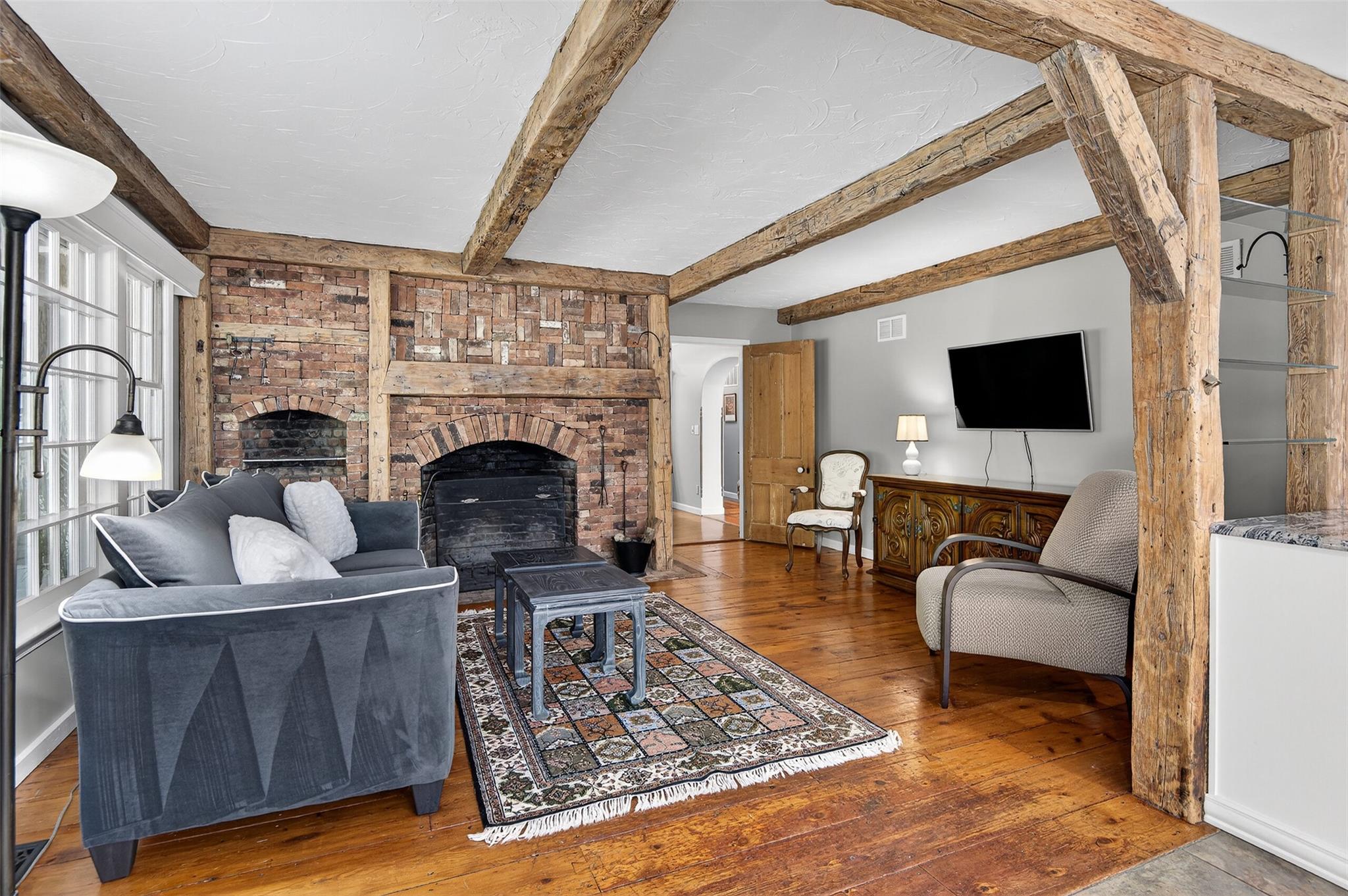 353 Split Rock Road, Syosset, NY 11791