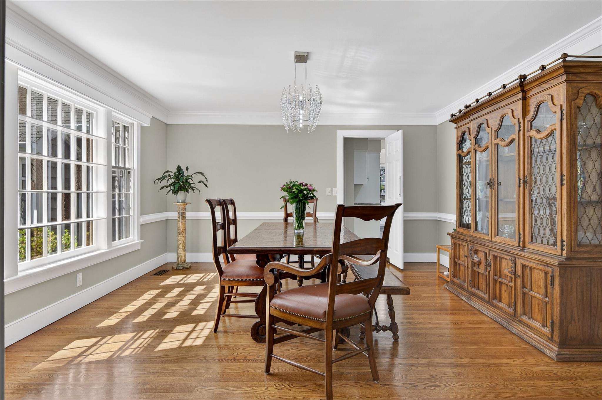 353 Split Rock Road, Syosset, NY 11791