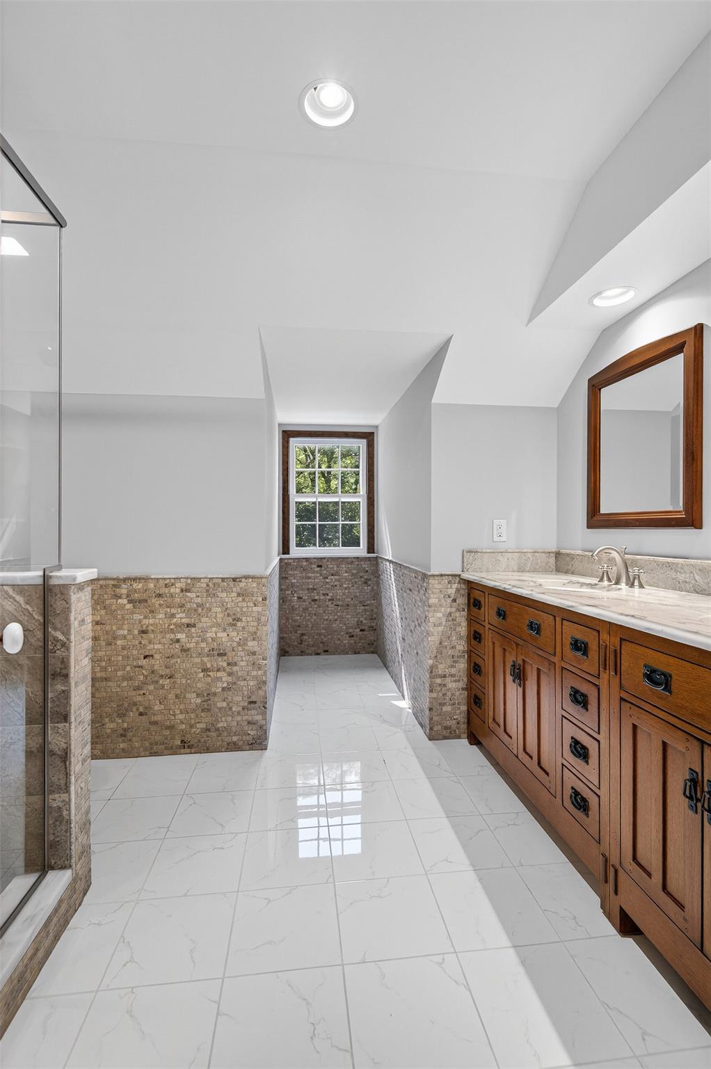 353 Split Rock Road, Syosset, NY 11791