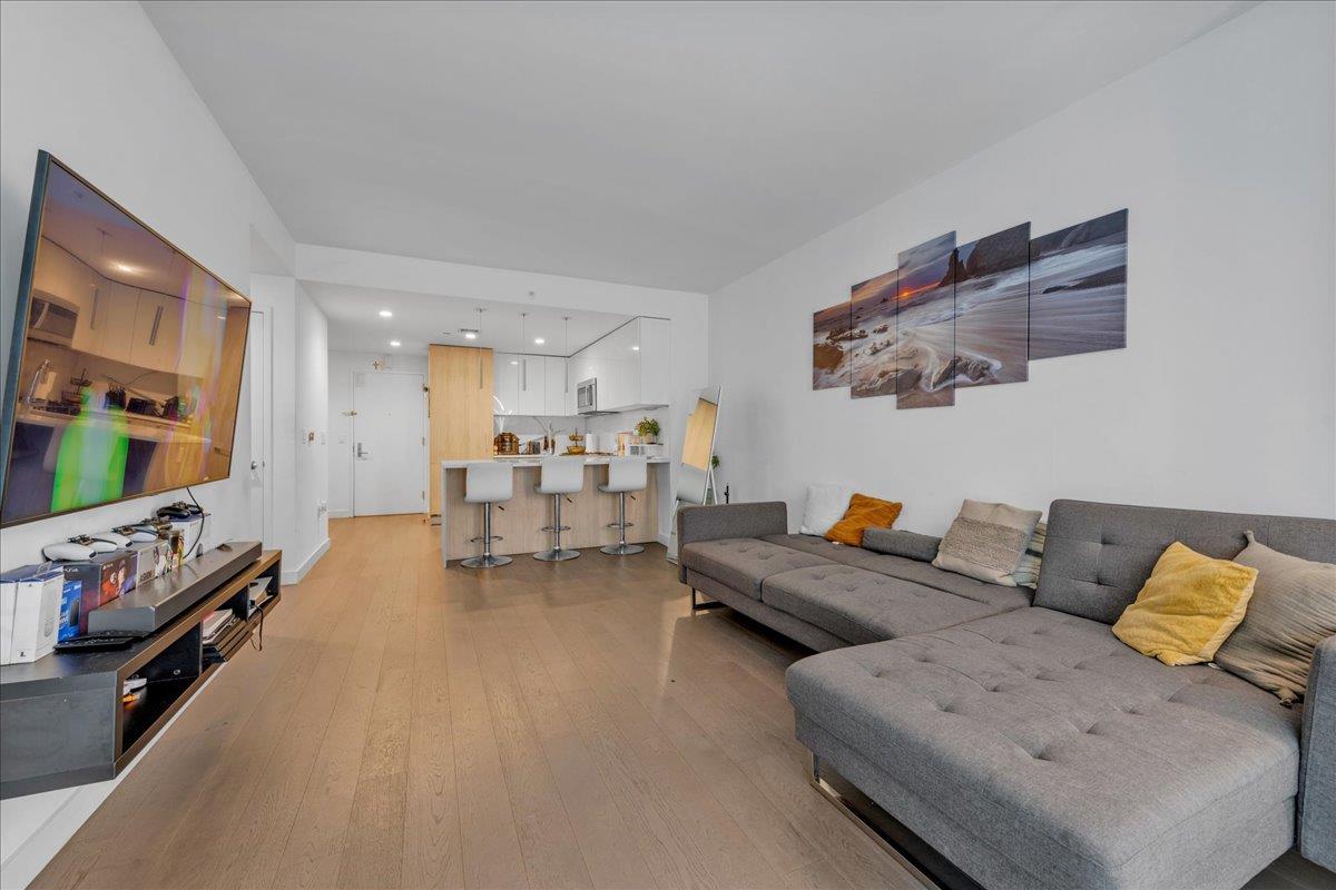 131-05 40 Road # 15G, Flushing, NY 11354