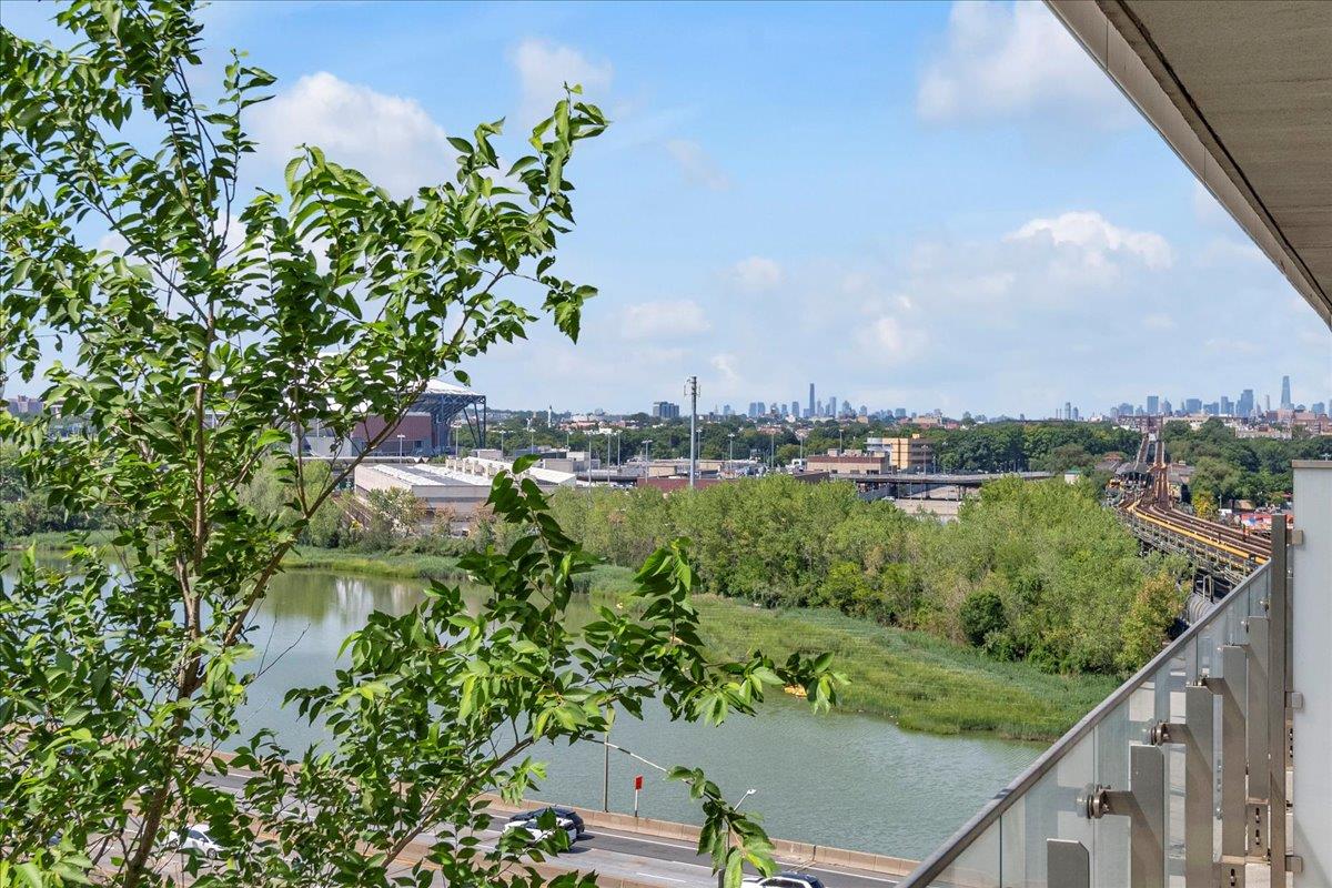 131-05 40 Road # 15G, Flushing, NY 11354