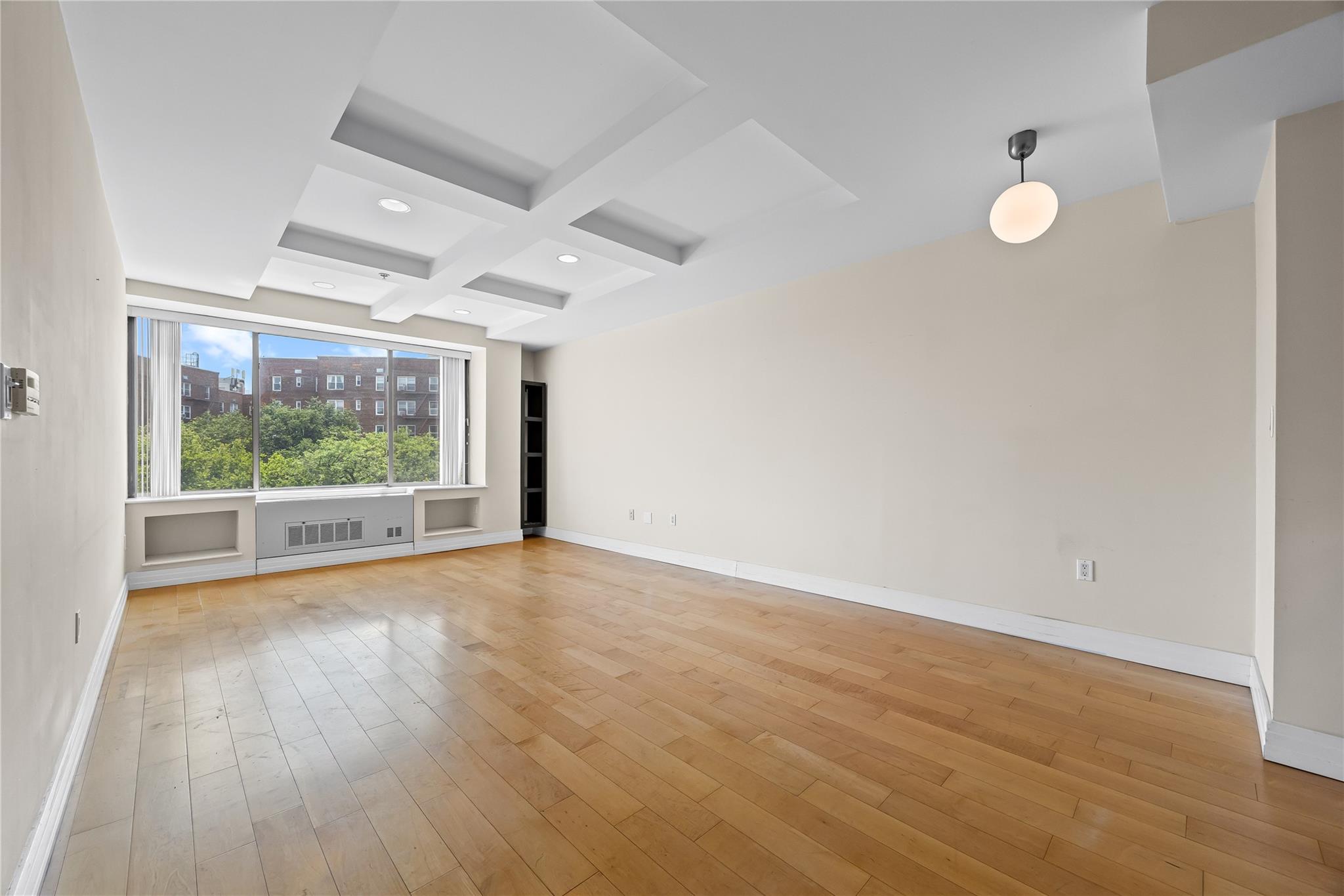 64-05 Yellowstone Boulevard # 316S, Forest Hills, NY 11375