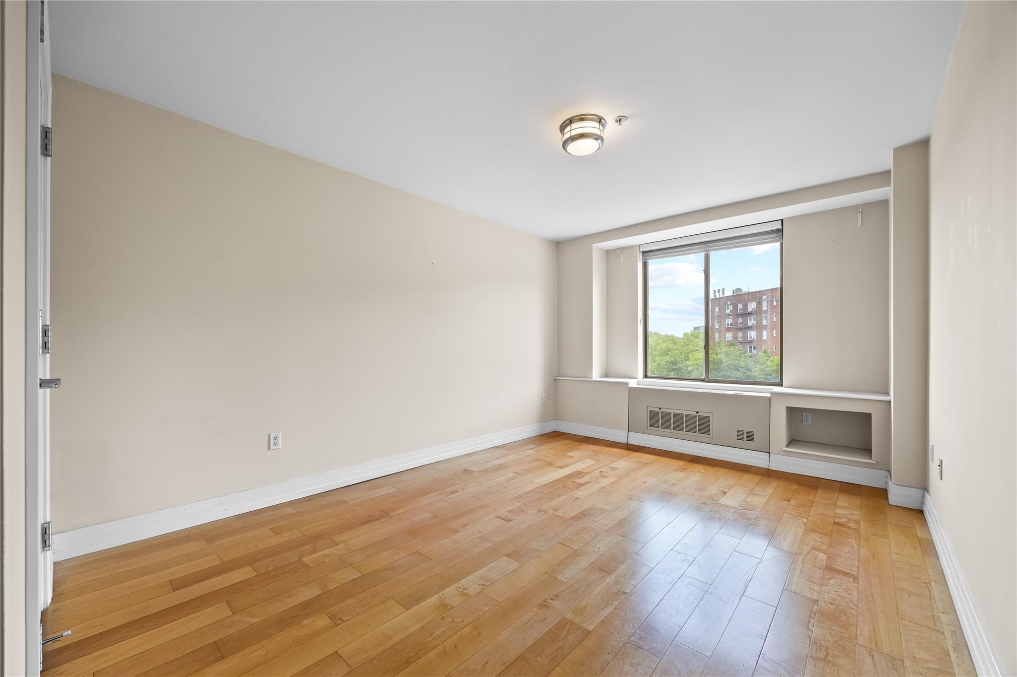 64-05 Yellowstone Boulevard # 316S, Forest Hills, NY 11375