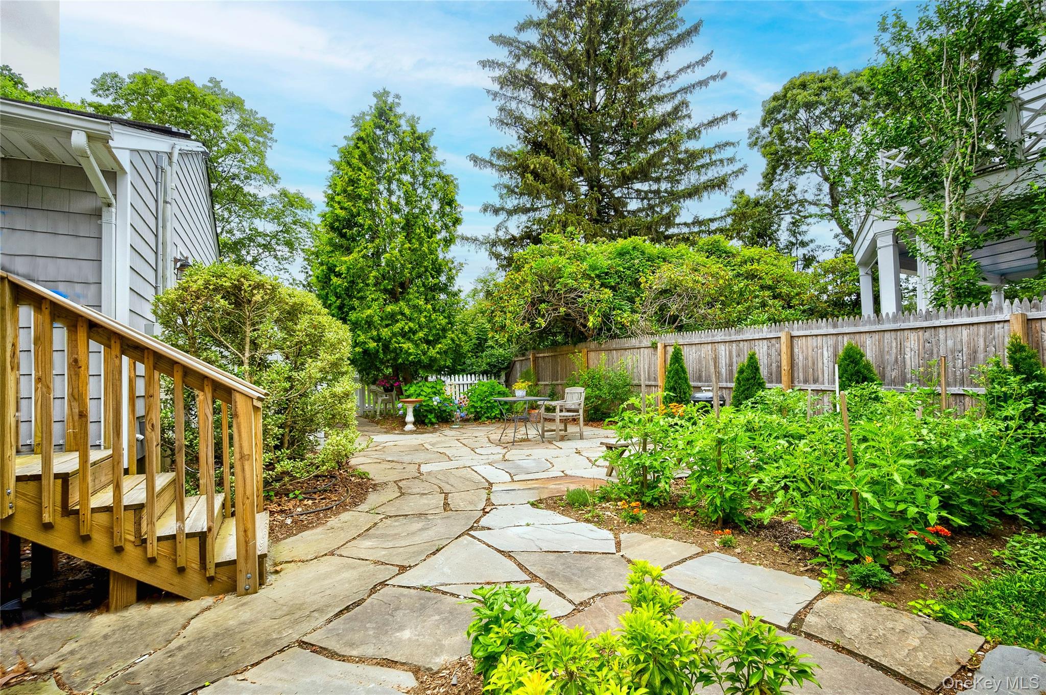 287 4th Avenue, Saint James, NY 11780