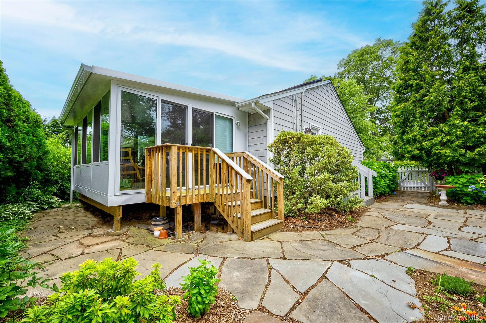 287 4th Avenue, Saint James, NY 11780