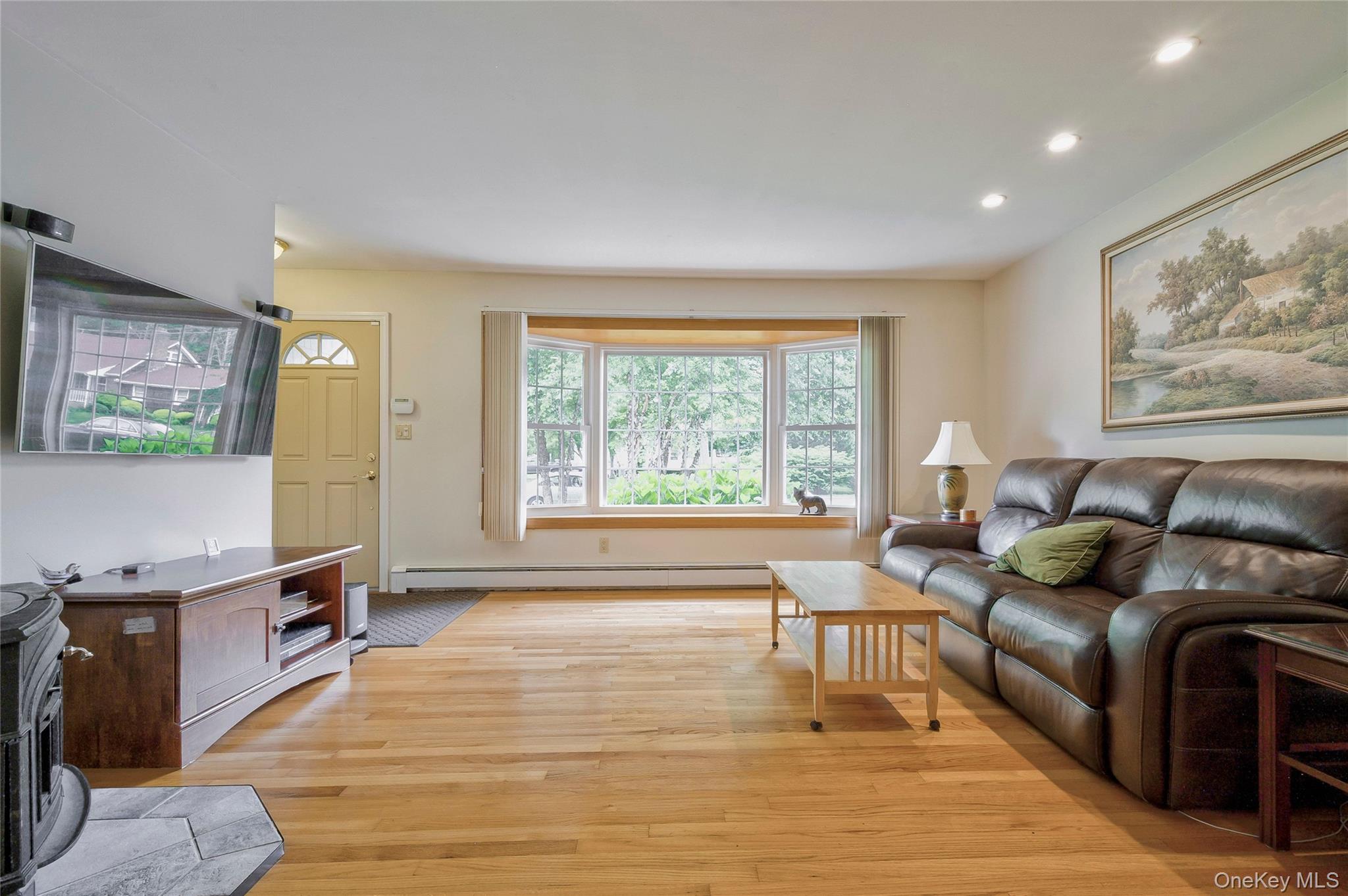 287 4th Avenue, Saint James, NY 11780